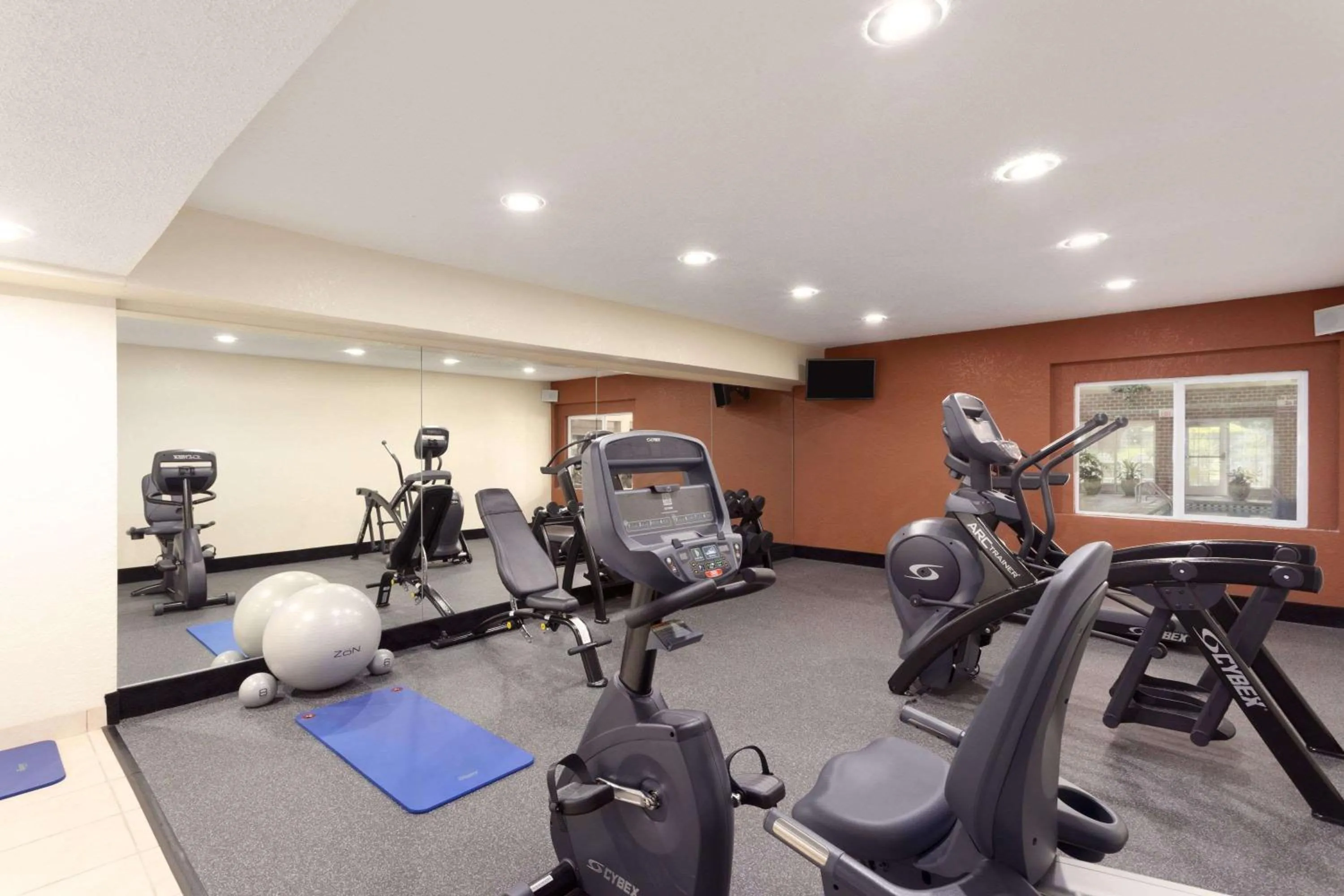 Fitness centre/facilities in Wyndham Garden Grand Rapids Airport