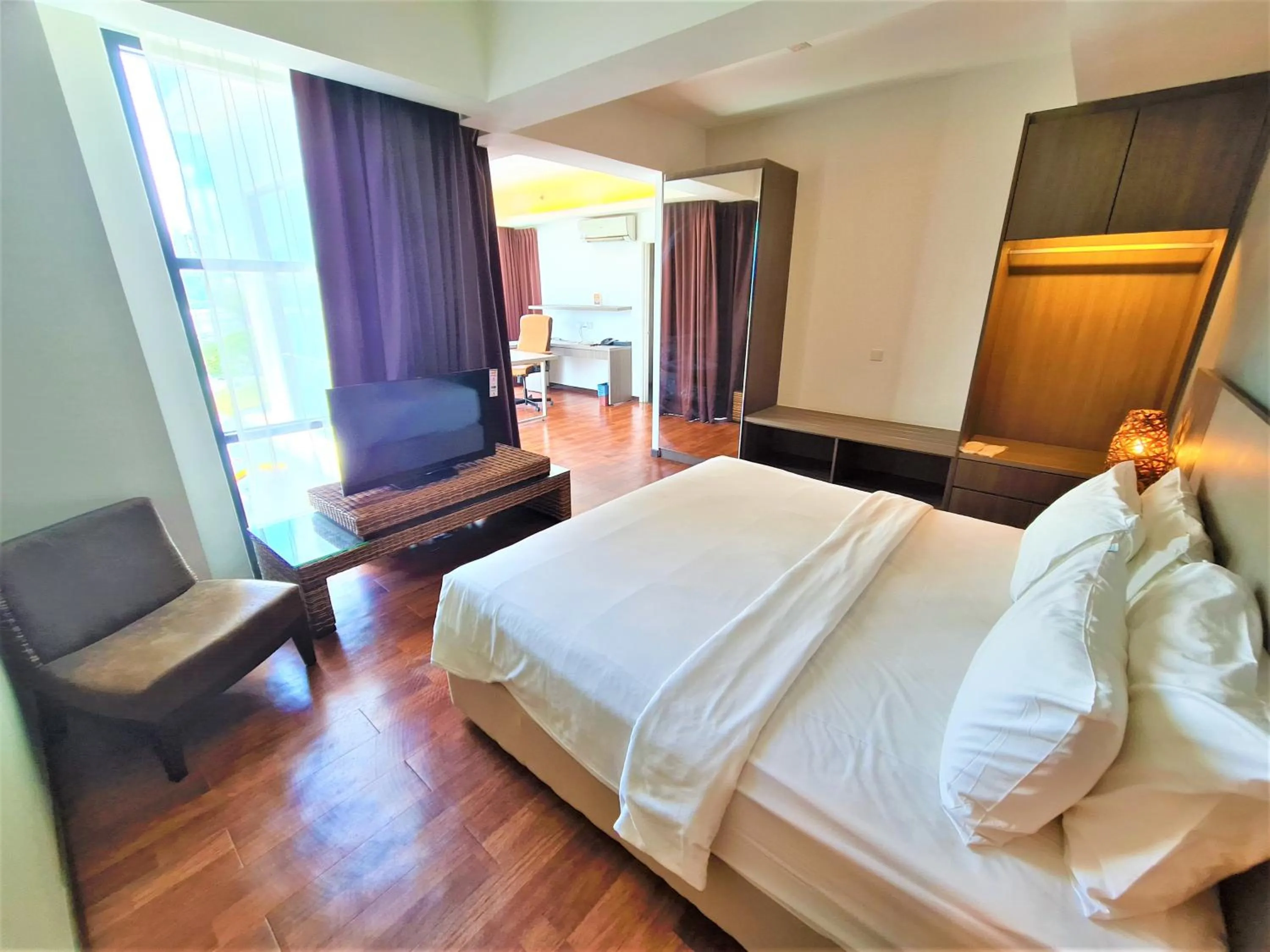 Bedroom, Bed in Nexus Regency Suites & Hotel