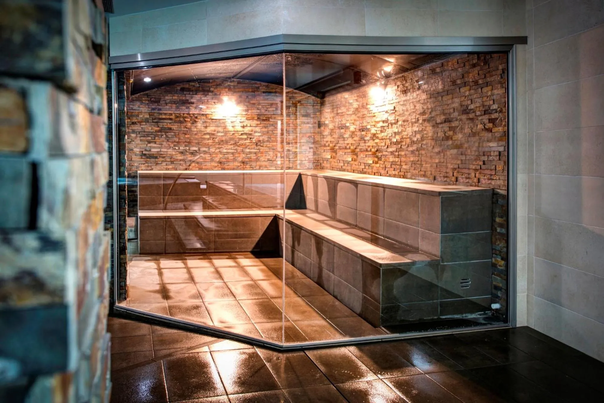 Sauna in Hotel Spa Rio Ucero