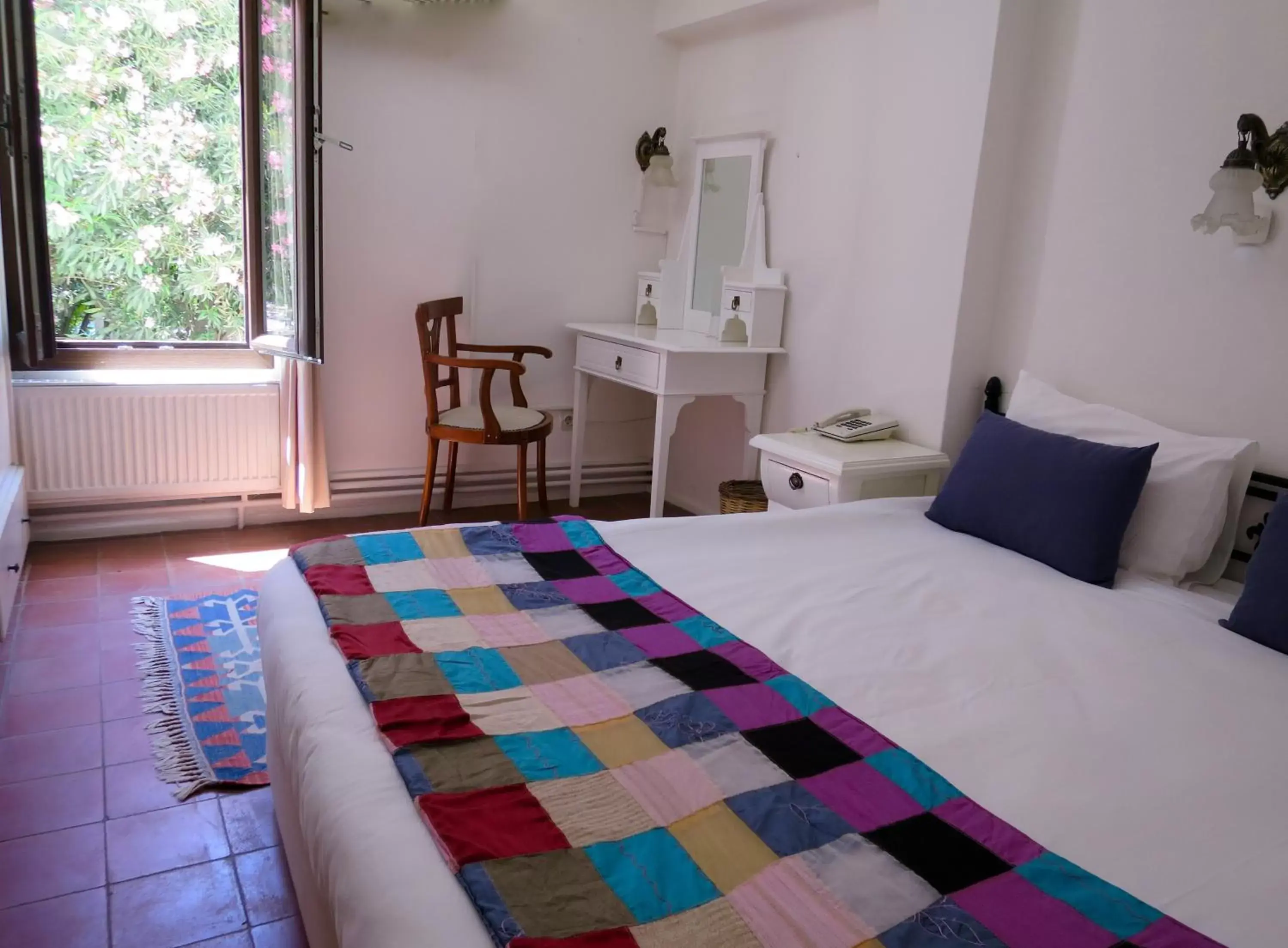 Economy Double or Twin Room in Hotel Kalehan Economy Double or Twin Room in Hotel Kalehan