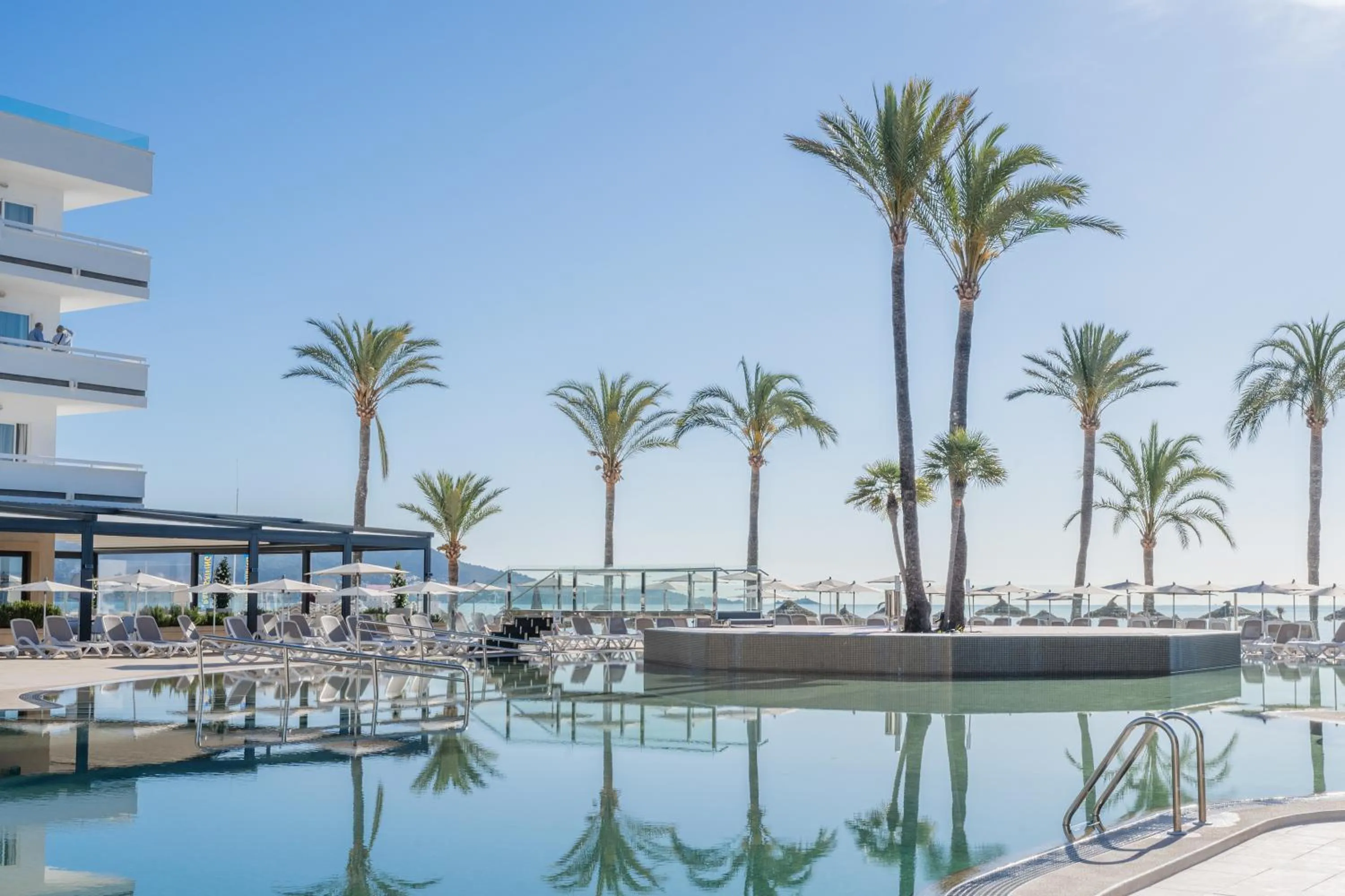 Swimming pool in Hotel Condesa