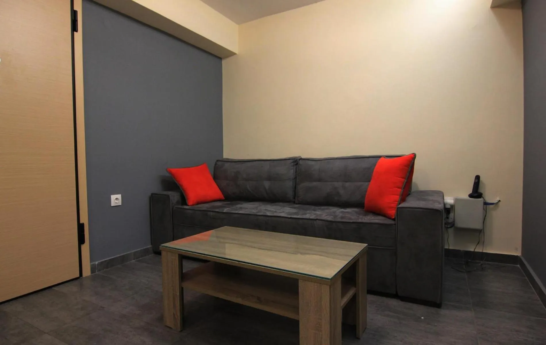 One-Bedroom Apartment (Annex) in Ariston Hotel