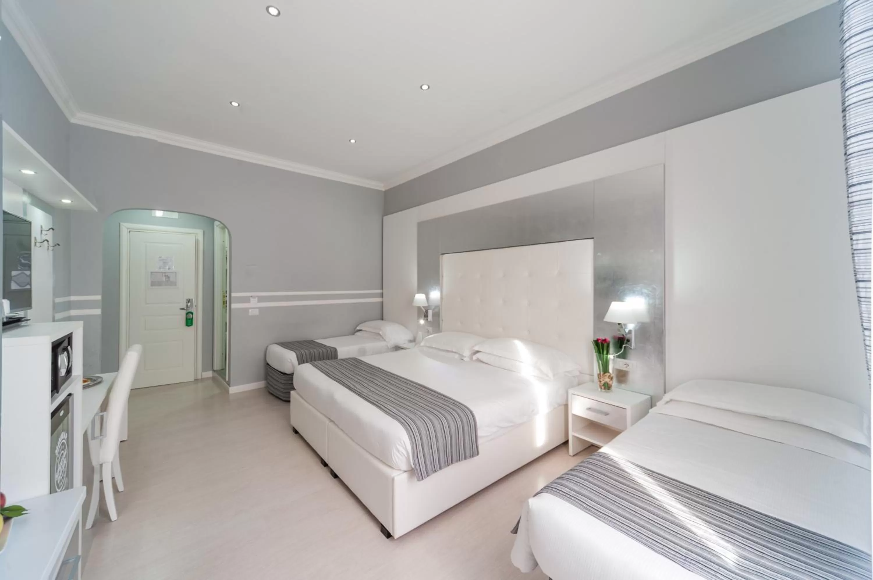 City view, Bed in Relais Trevi 95 Boutique Hotel