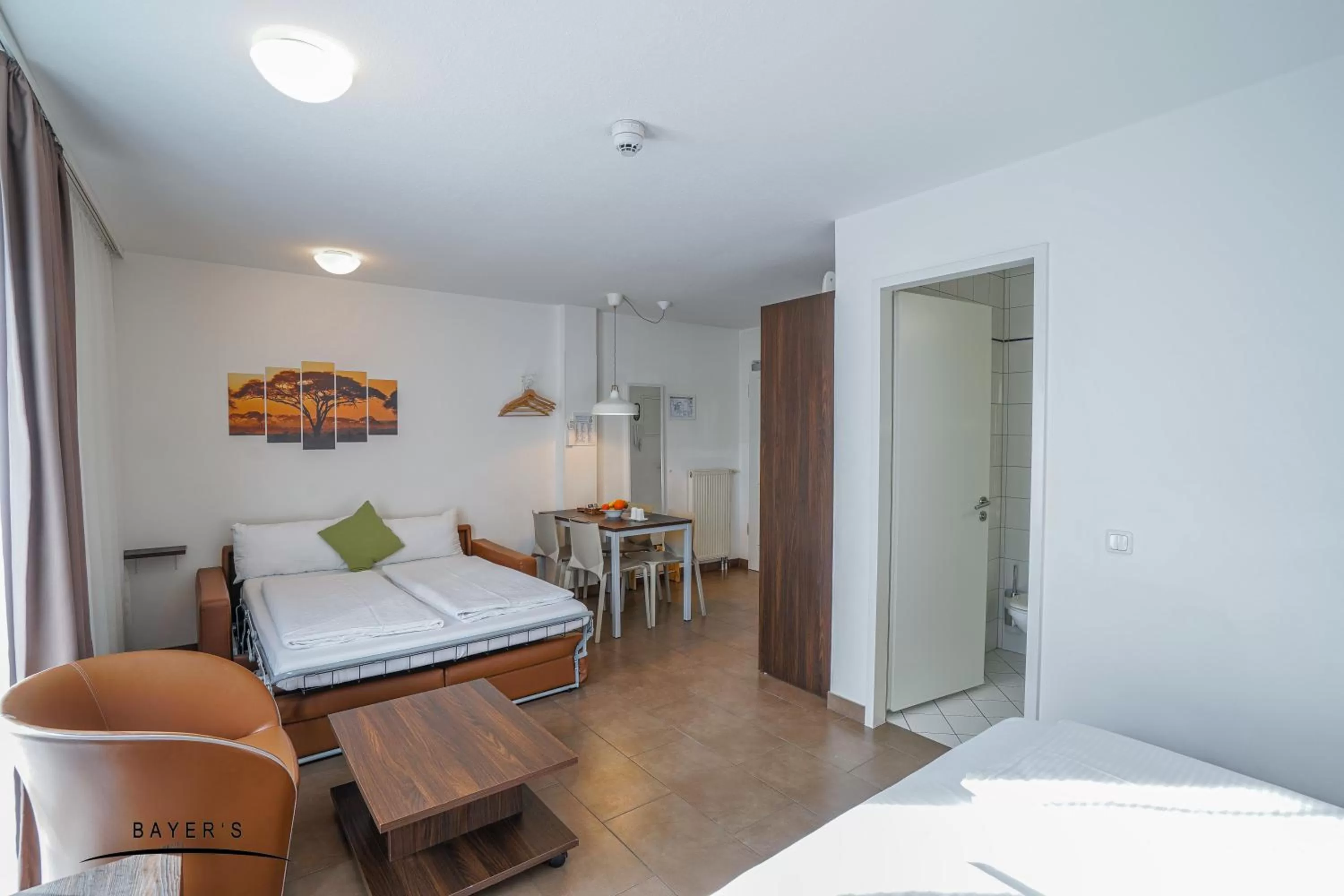 Photo of the whole room, Bed in Bayer's Boardinghouse und Hotel