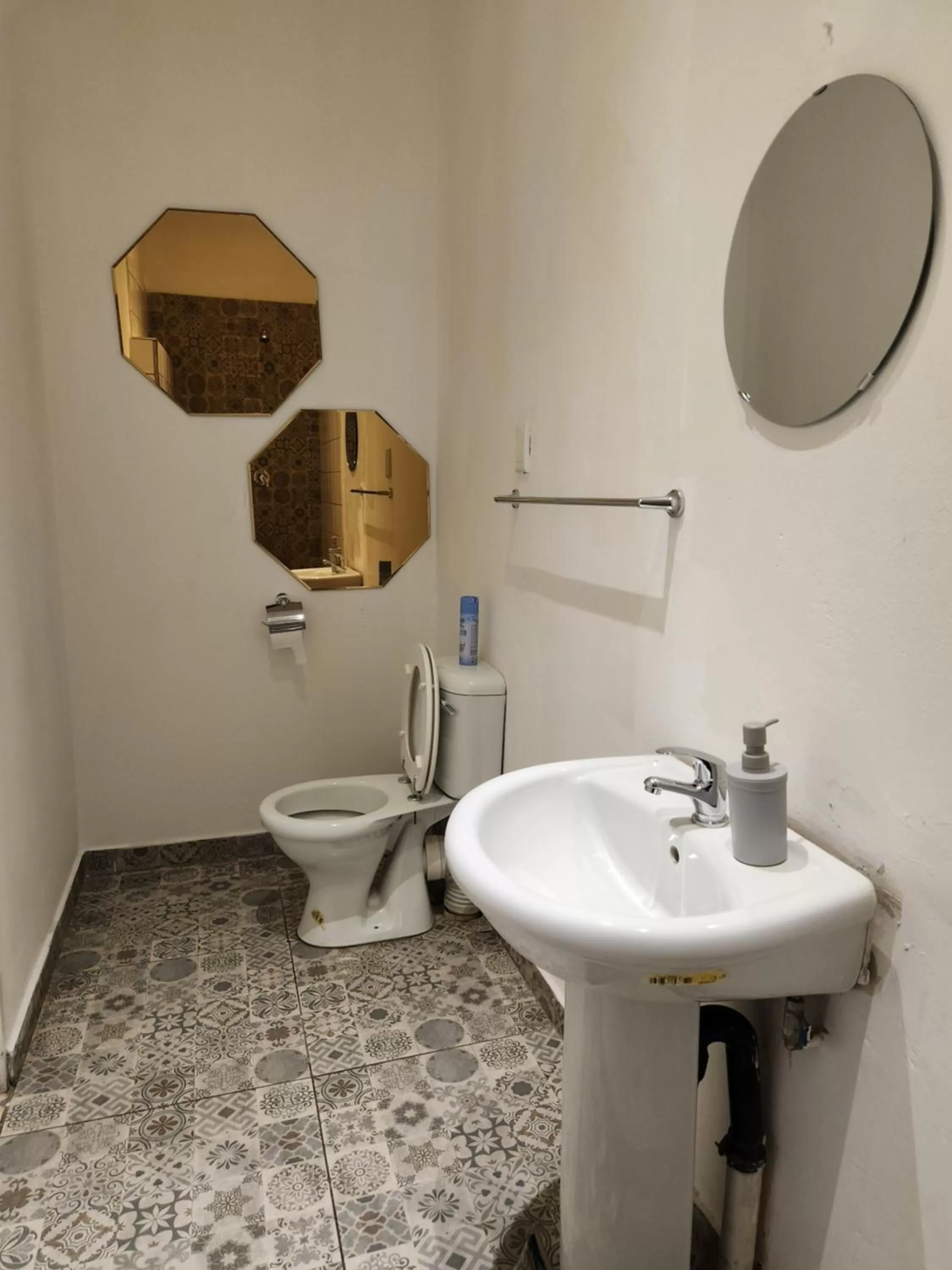 Bathroom in 54 Brecher