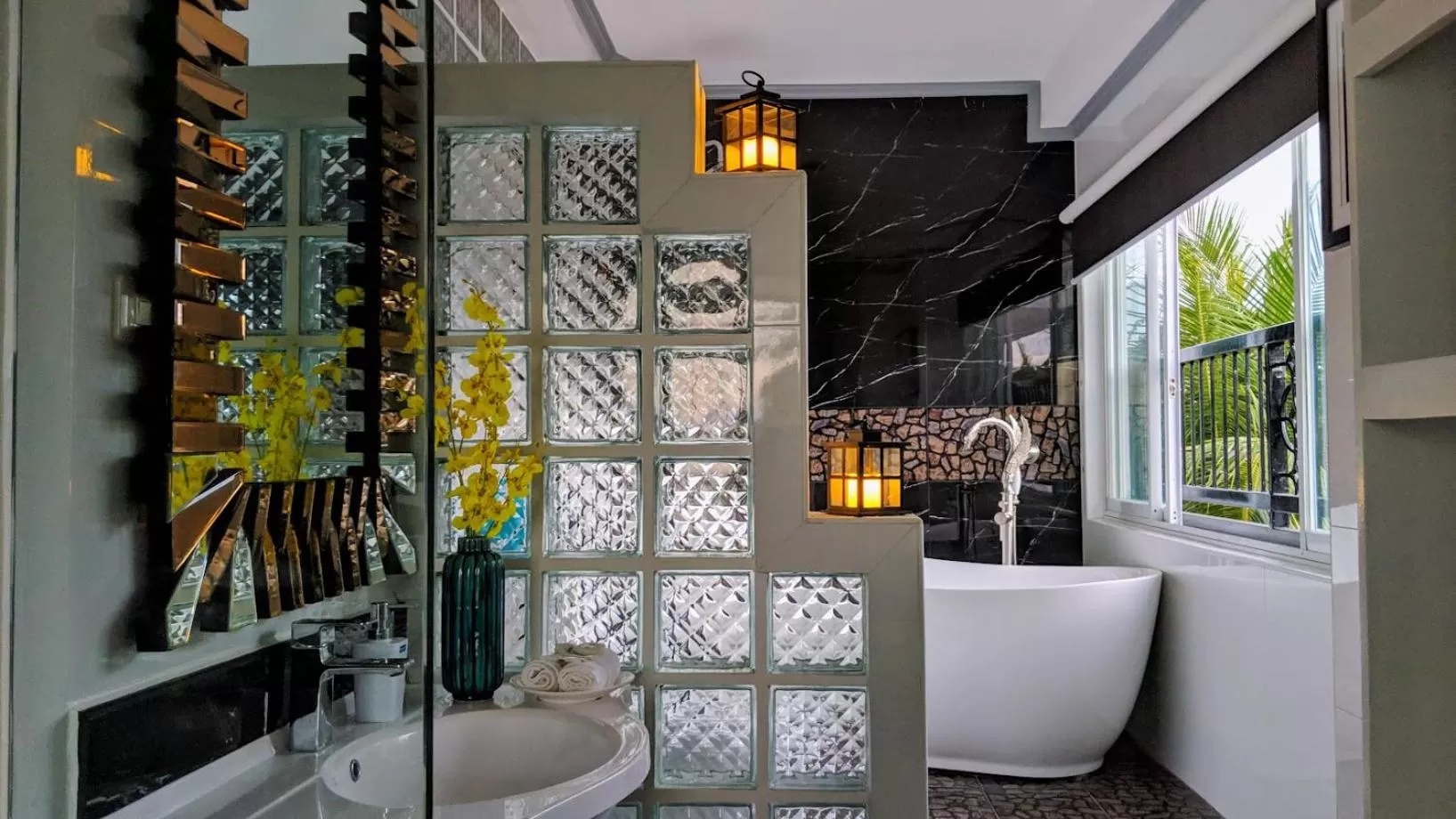 Toilet in Bohol South Beach Hotel