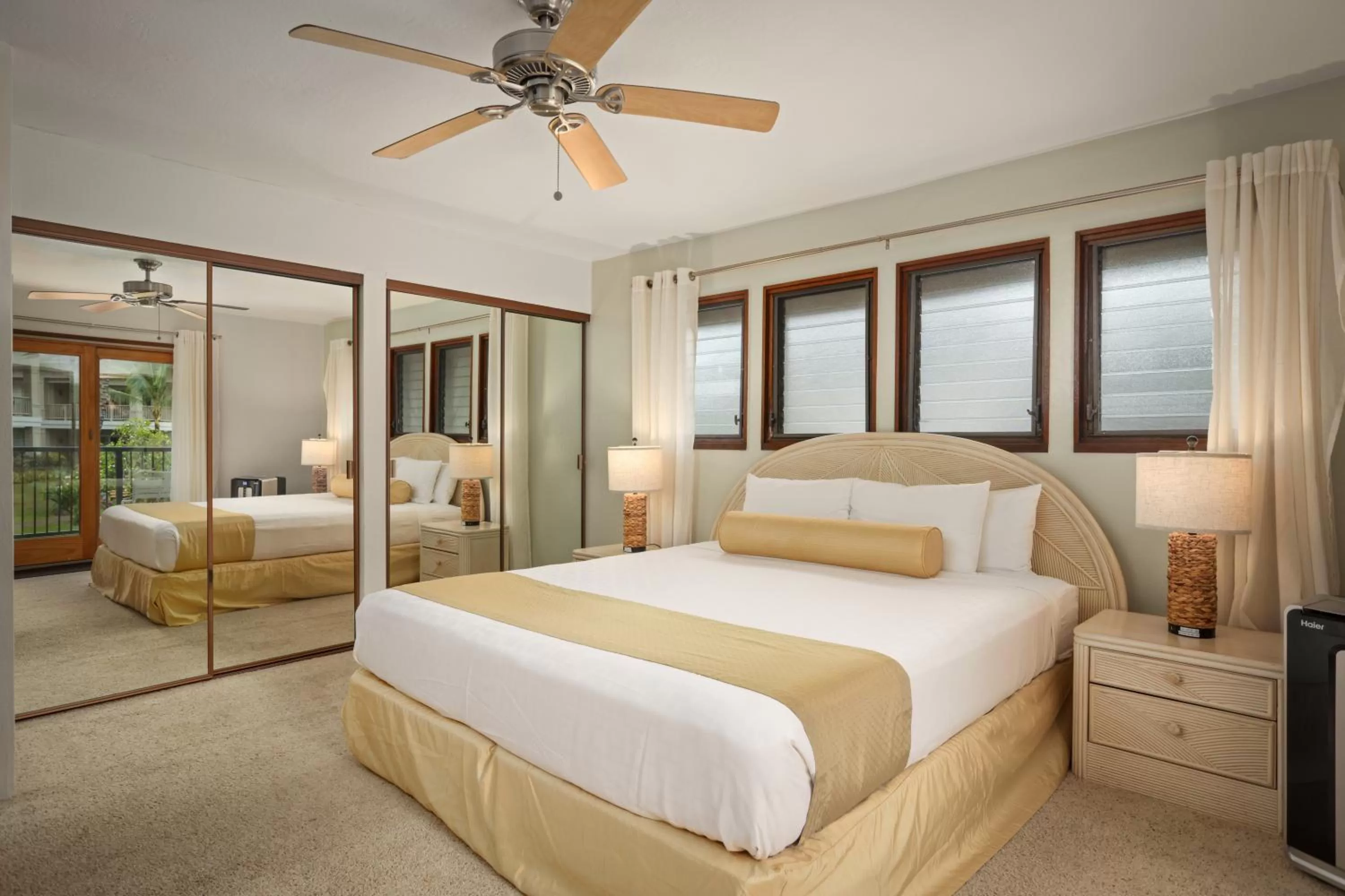 Bed in Aston At Poipu Kai