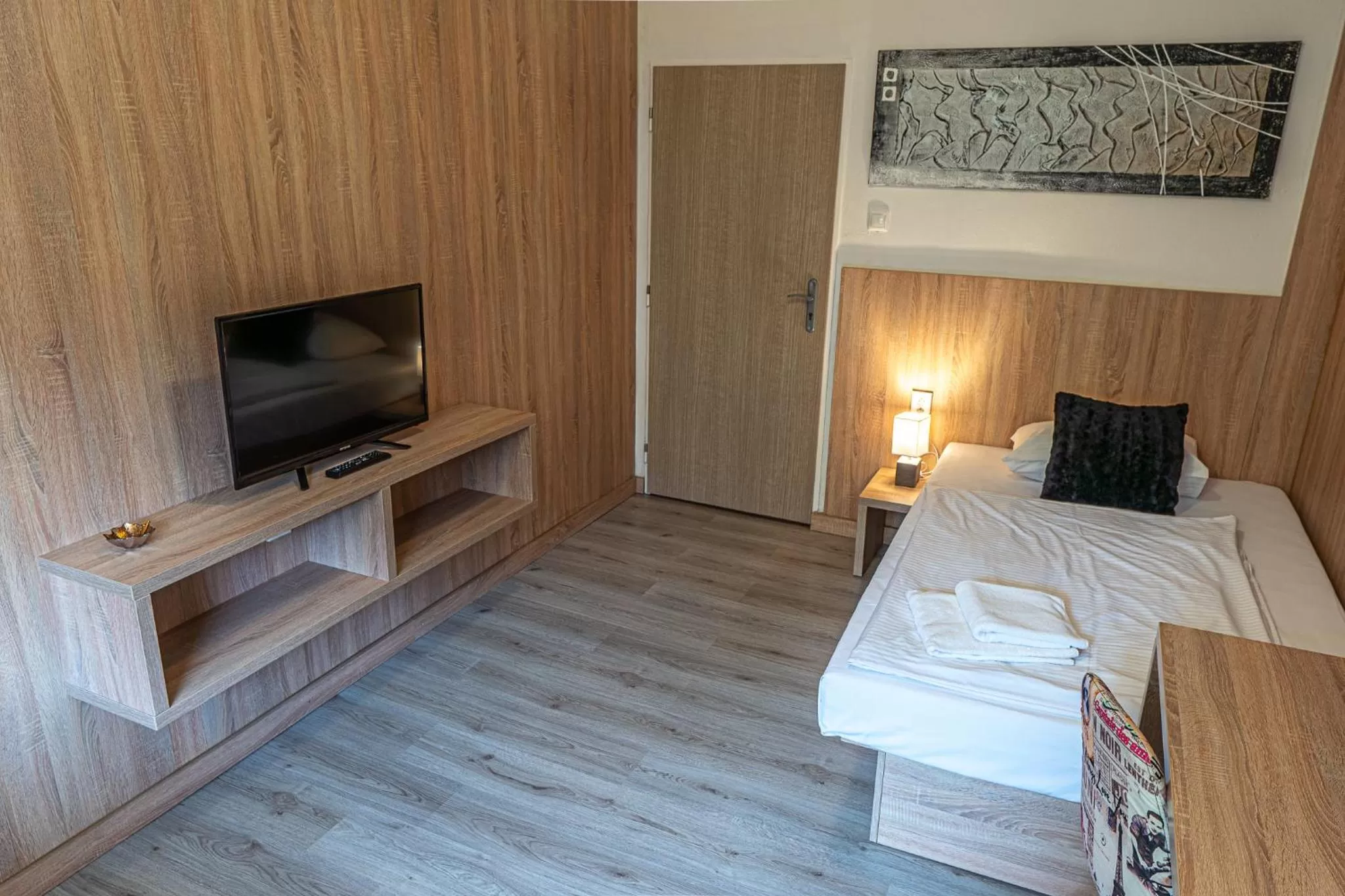 Photo of the whole room, Bed in Hotel Garni