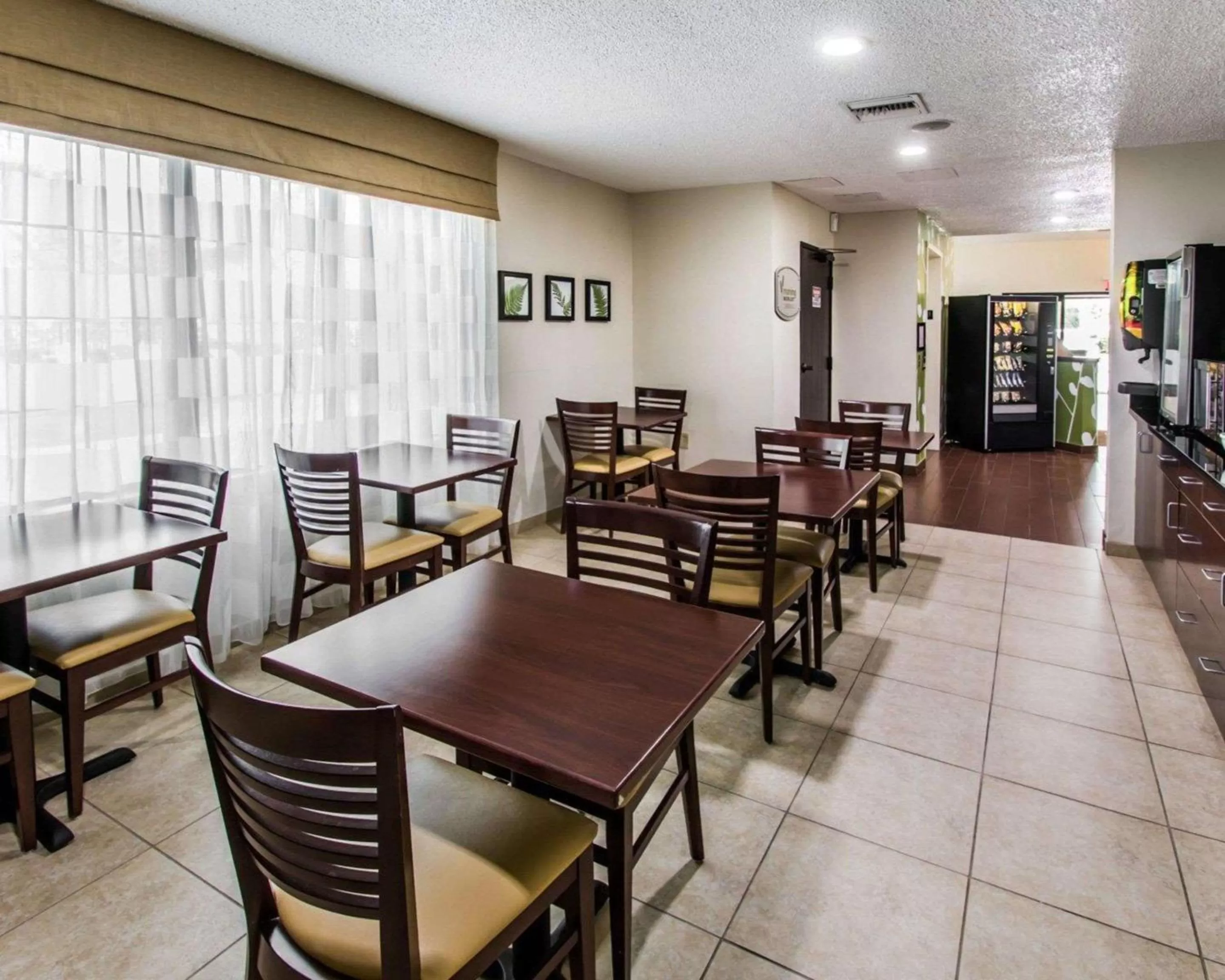 Restaurant/places to eat in Sleep Inn Fort Pierce I-95
