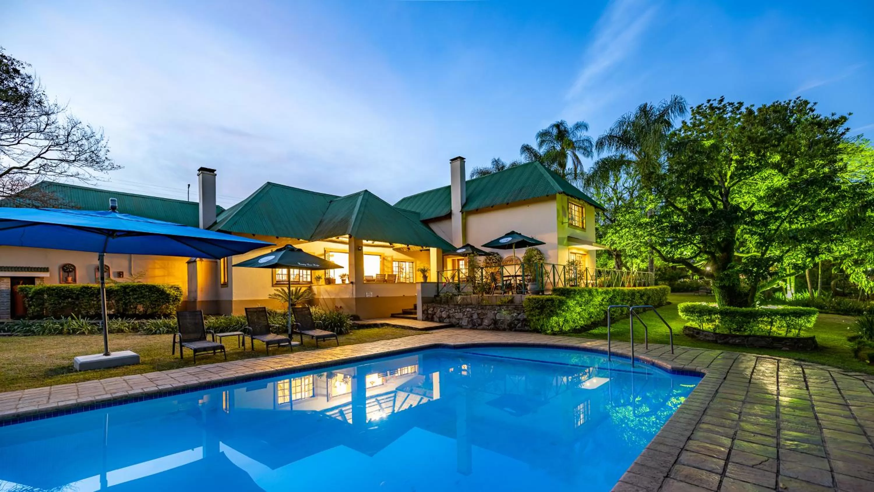 Swimming pool in Country Lane Lodge