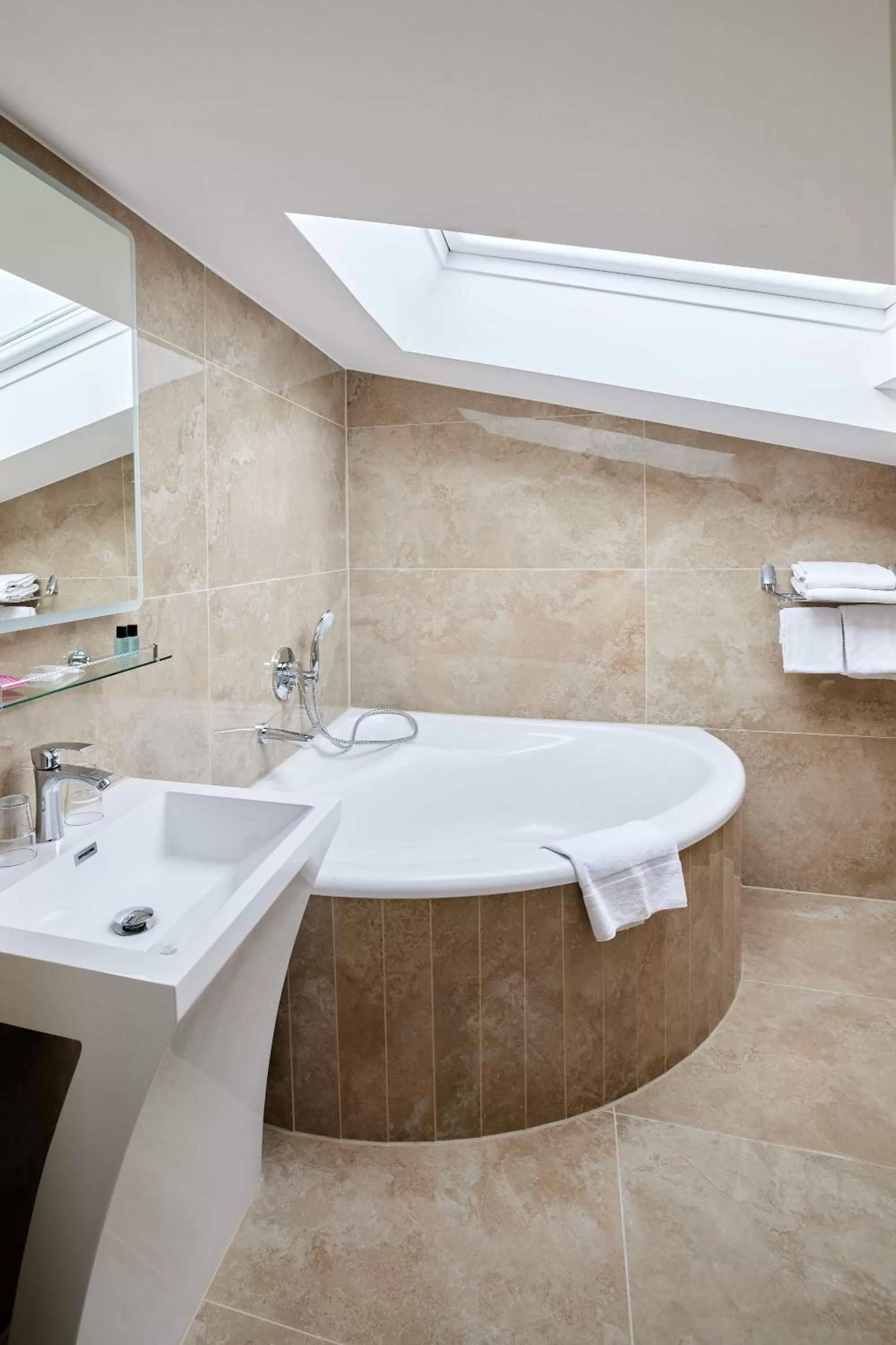 Bathroom in Atlas Posthotel