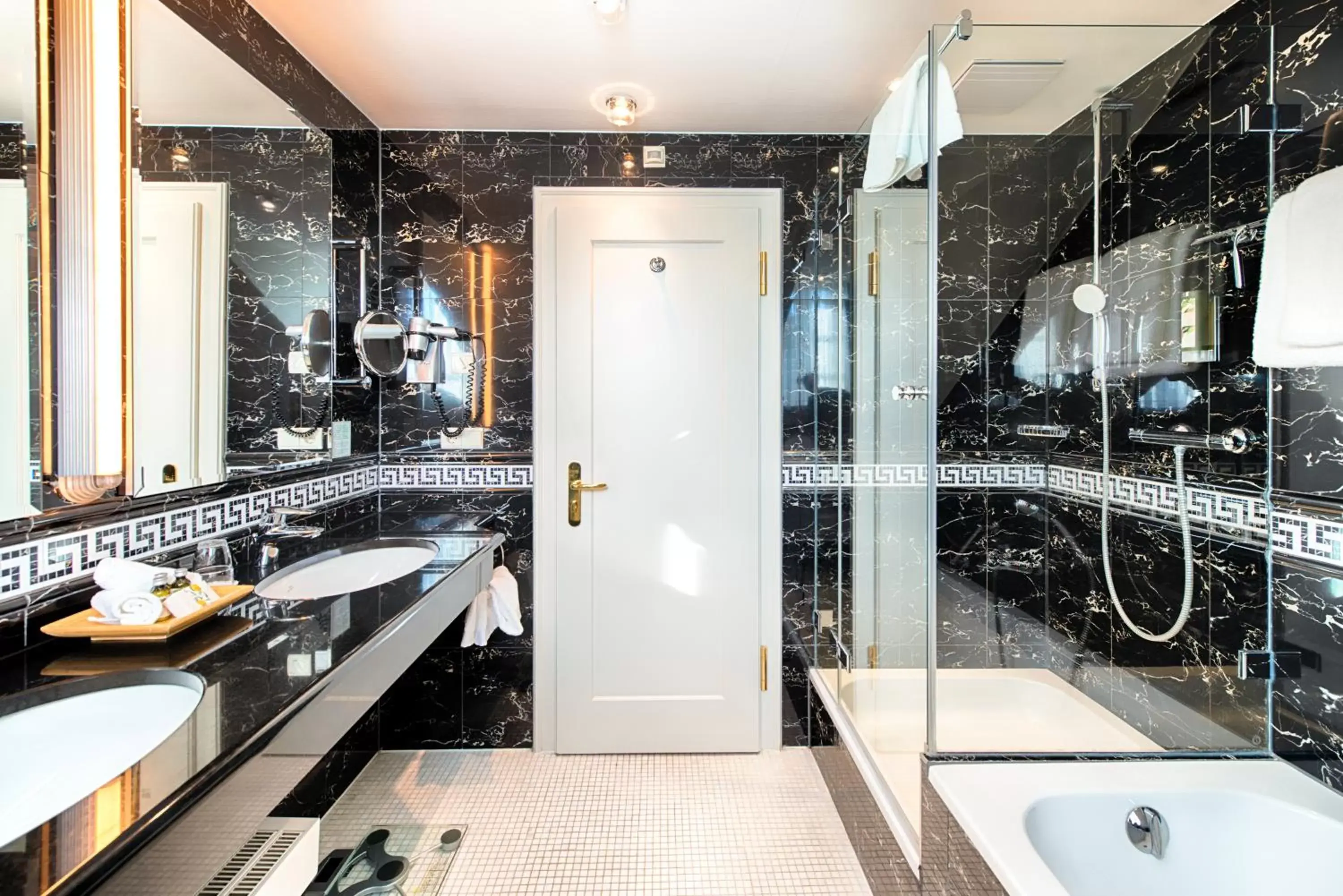 Suite in Hotel Villa Geyerswörth Suite in Hotel Villa Geyerswörth