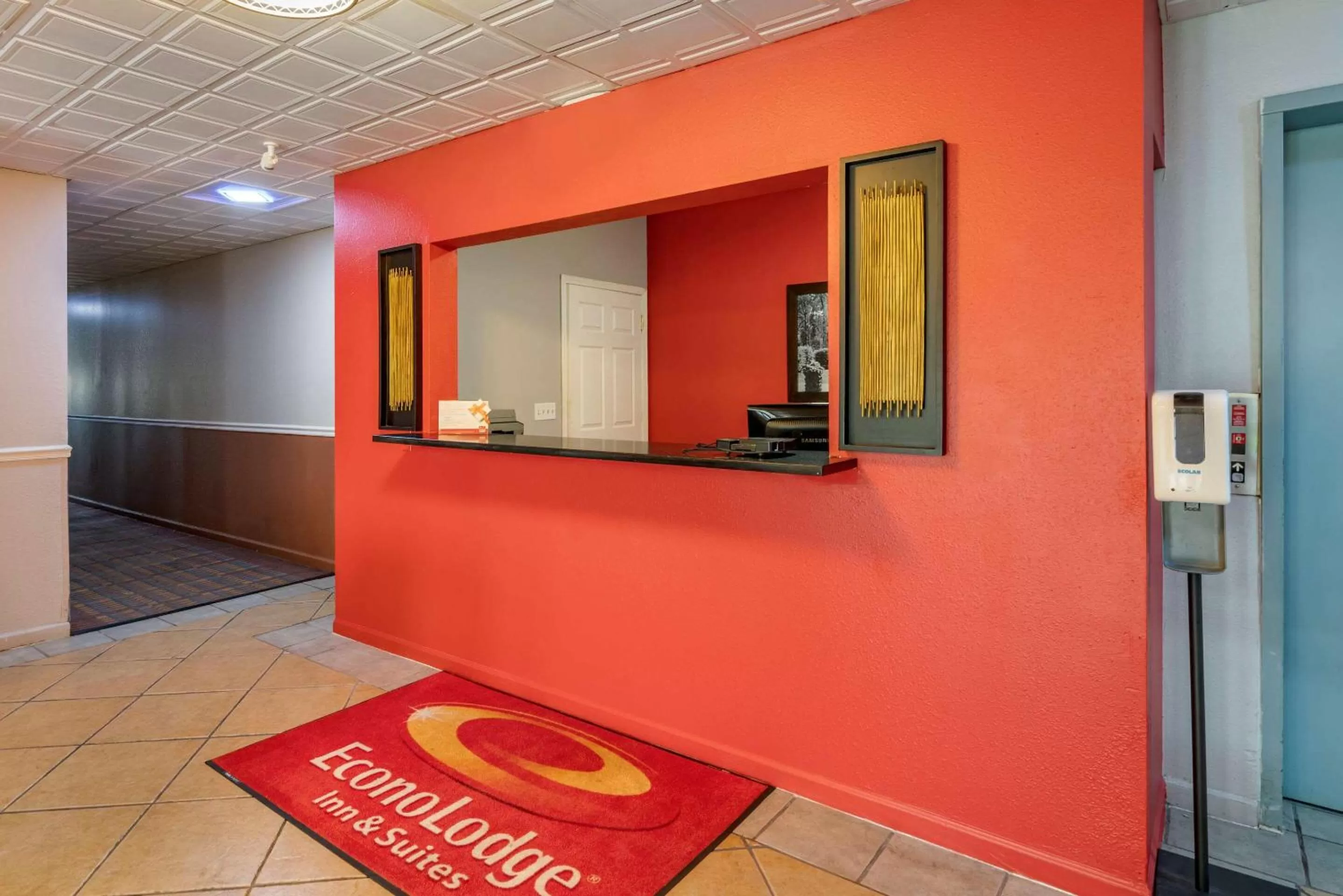 Lobby or reception in Econo Lodge Inn & Suites Granite City - St Louis
