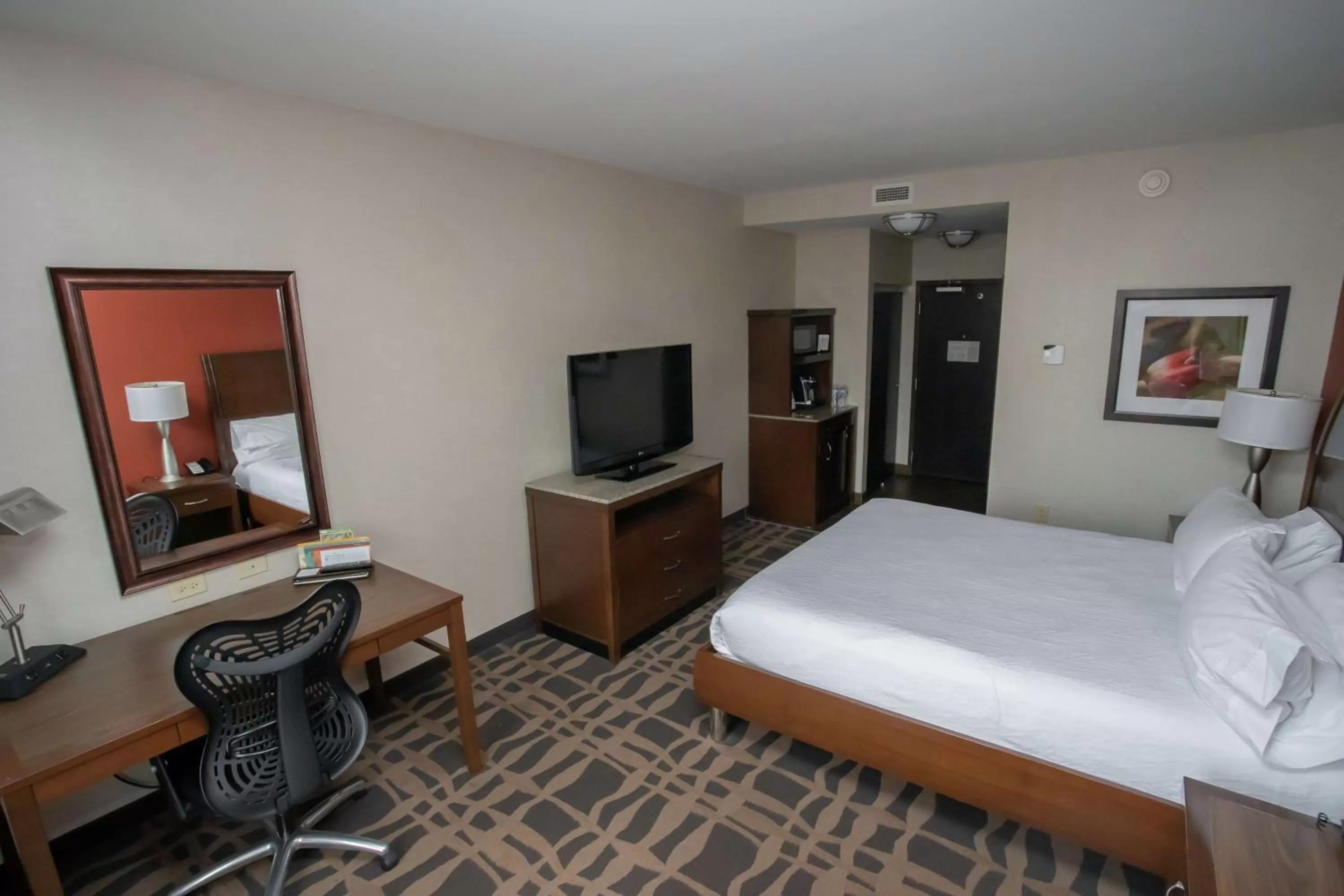 Bedroom, Bed in Hilton Garden Inn Dayton South - Austin Landing
