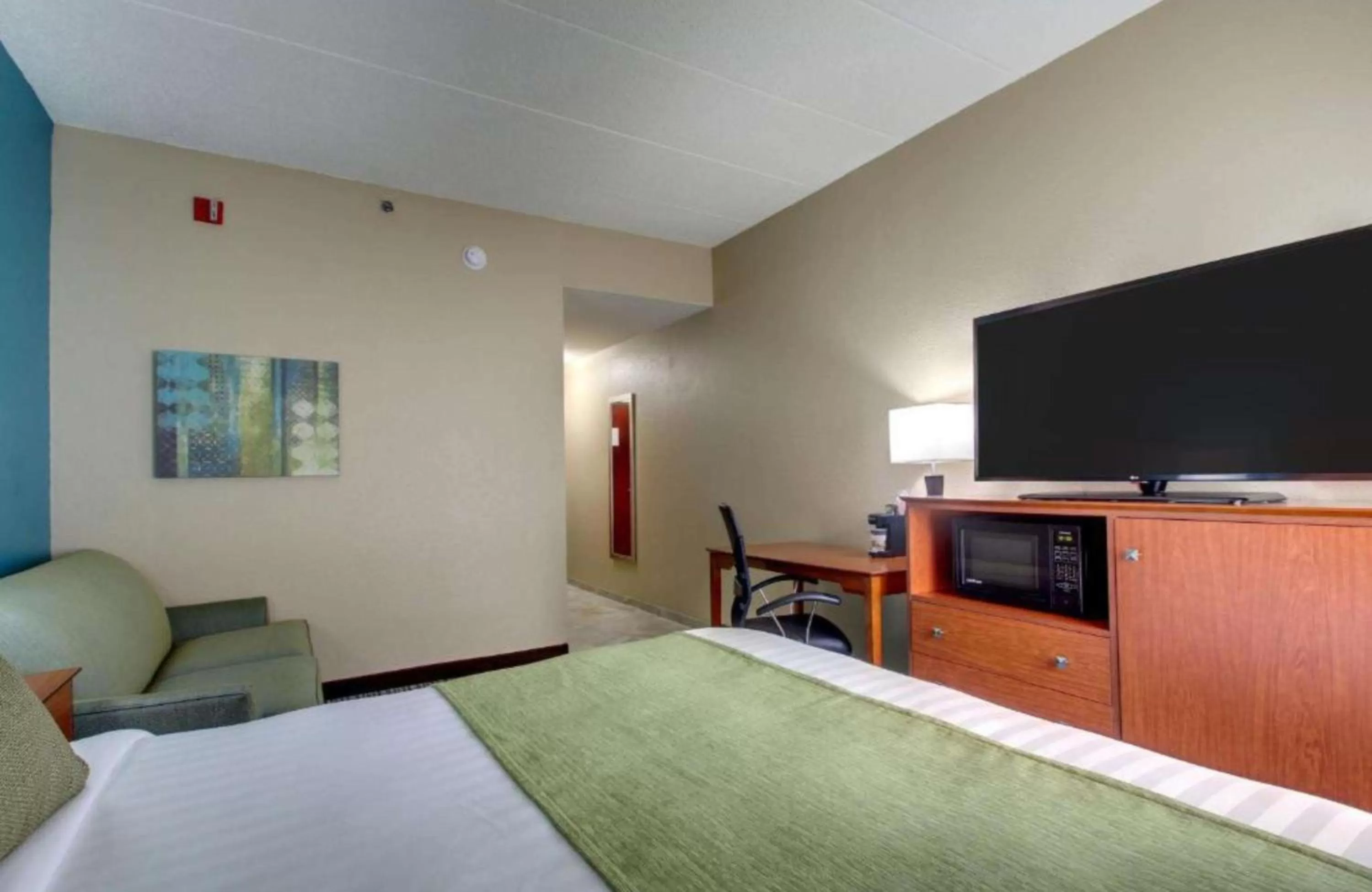 Bedroom, Bed in Best Western Eagles Inn