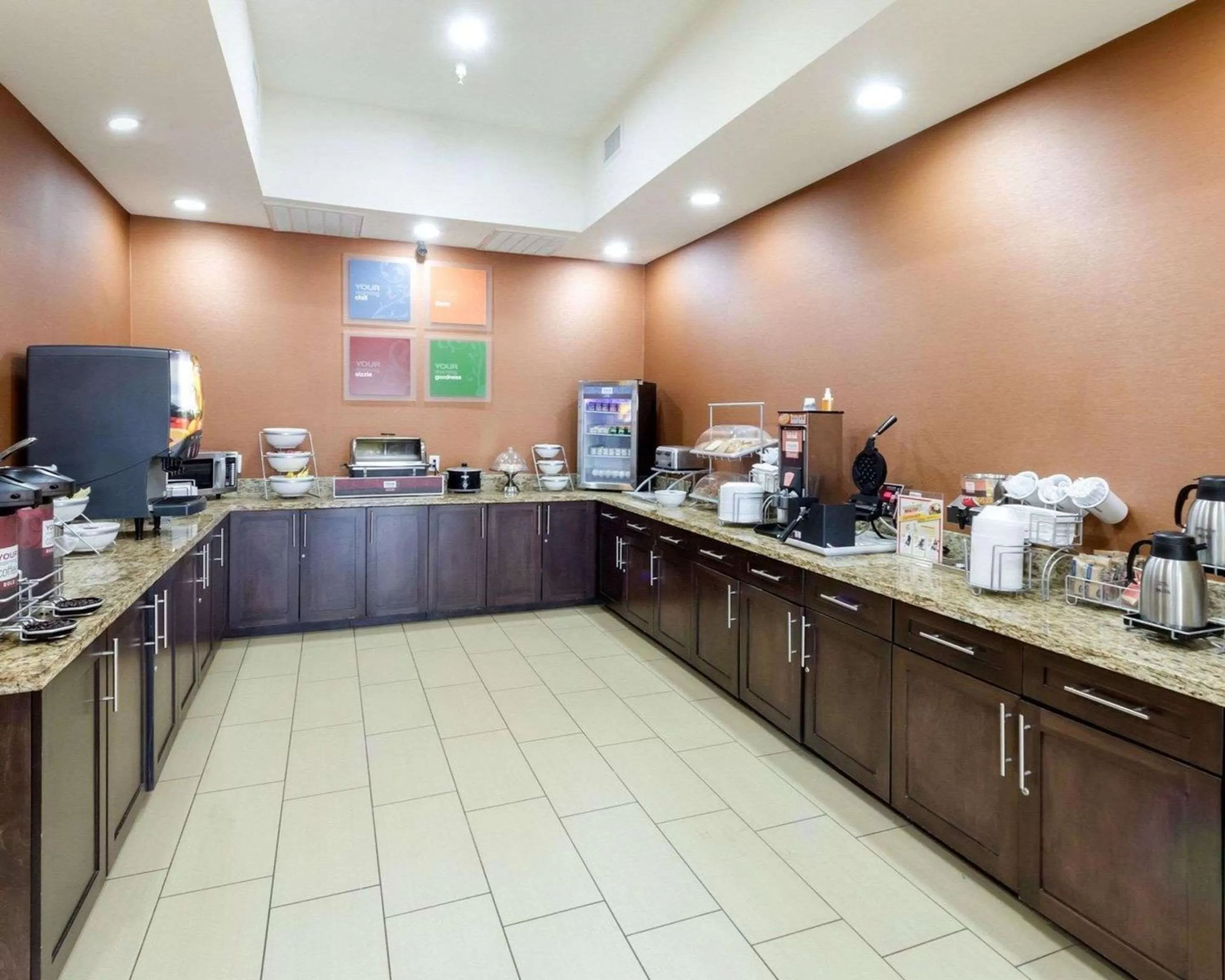 Restaurant/places to eat in Comfort Suites Cotulla near I-35
