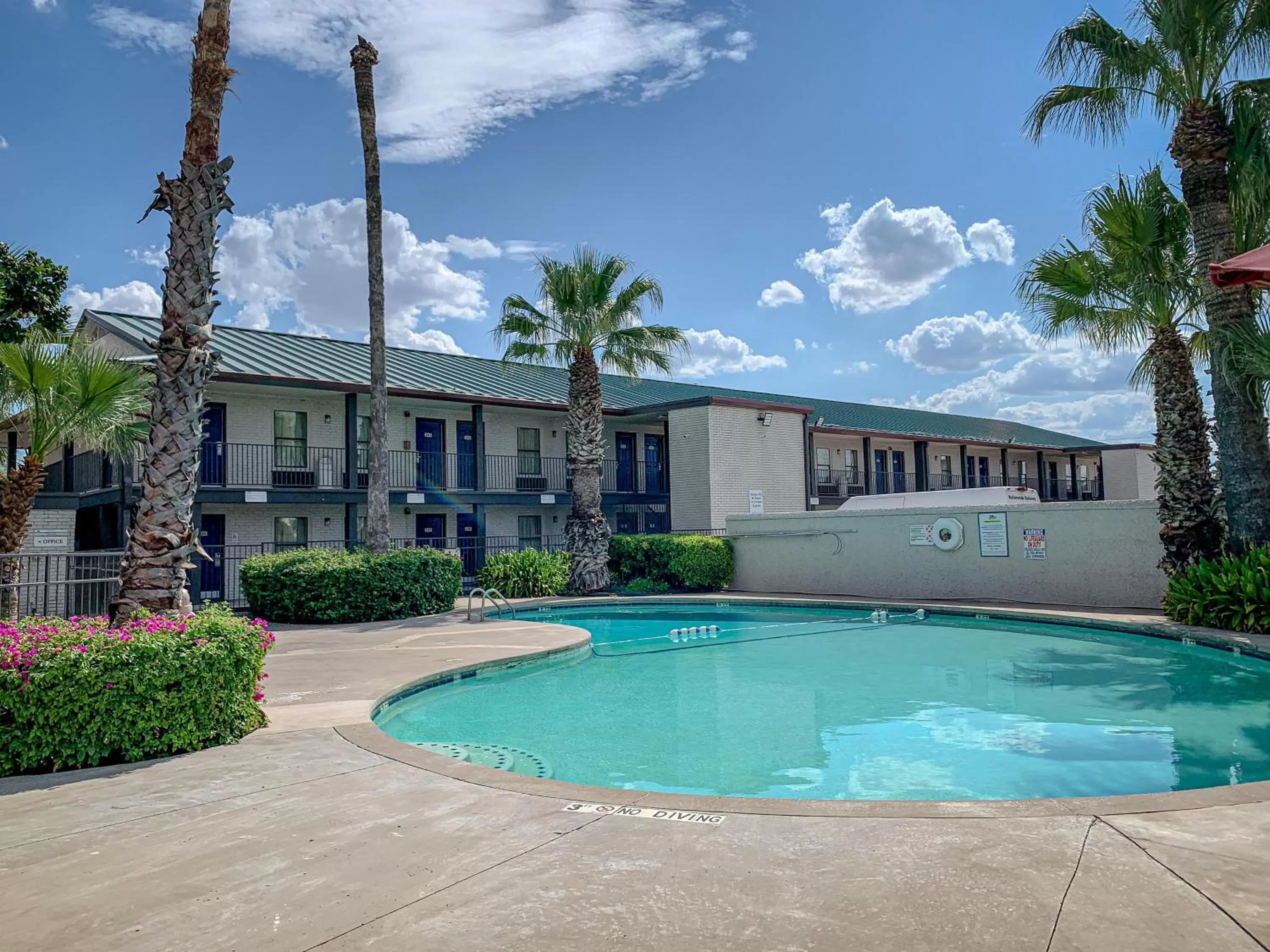 Floor plan in Studio 6 Laredo, Tx - North I-35