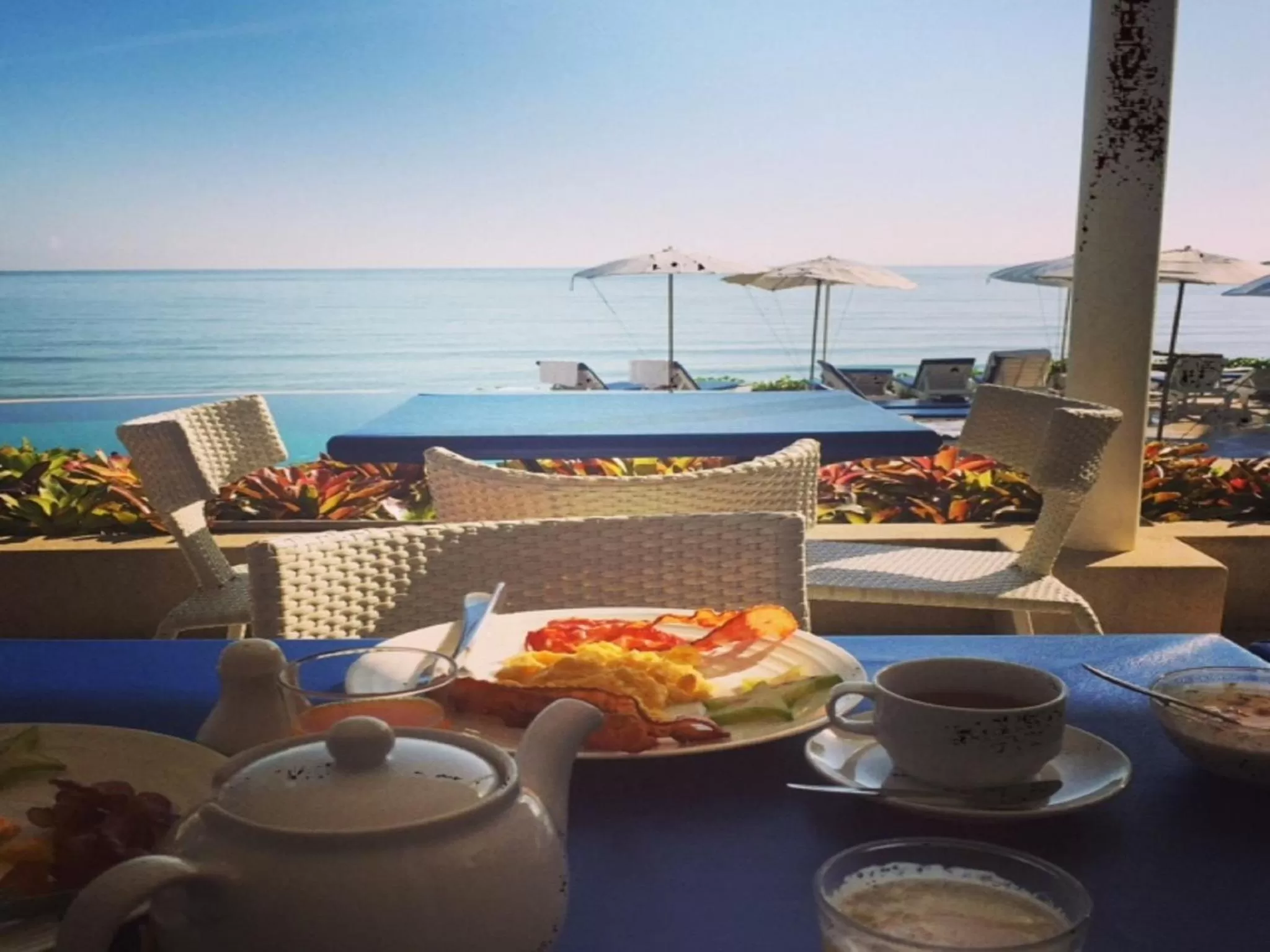 Restaurant/places to eat in Nern Chalet Beachfront Hotel