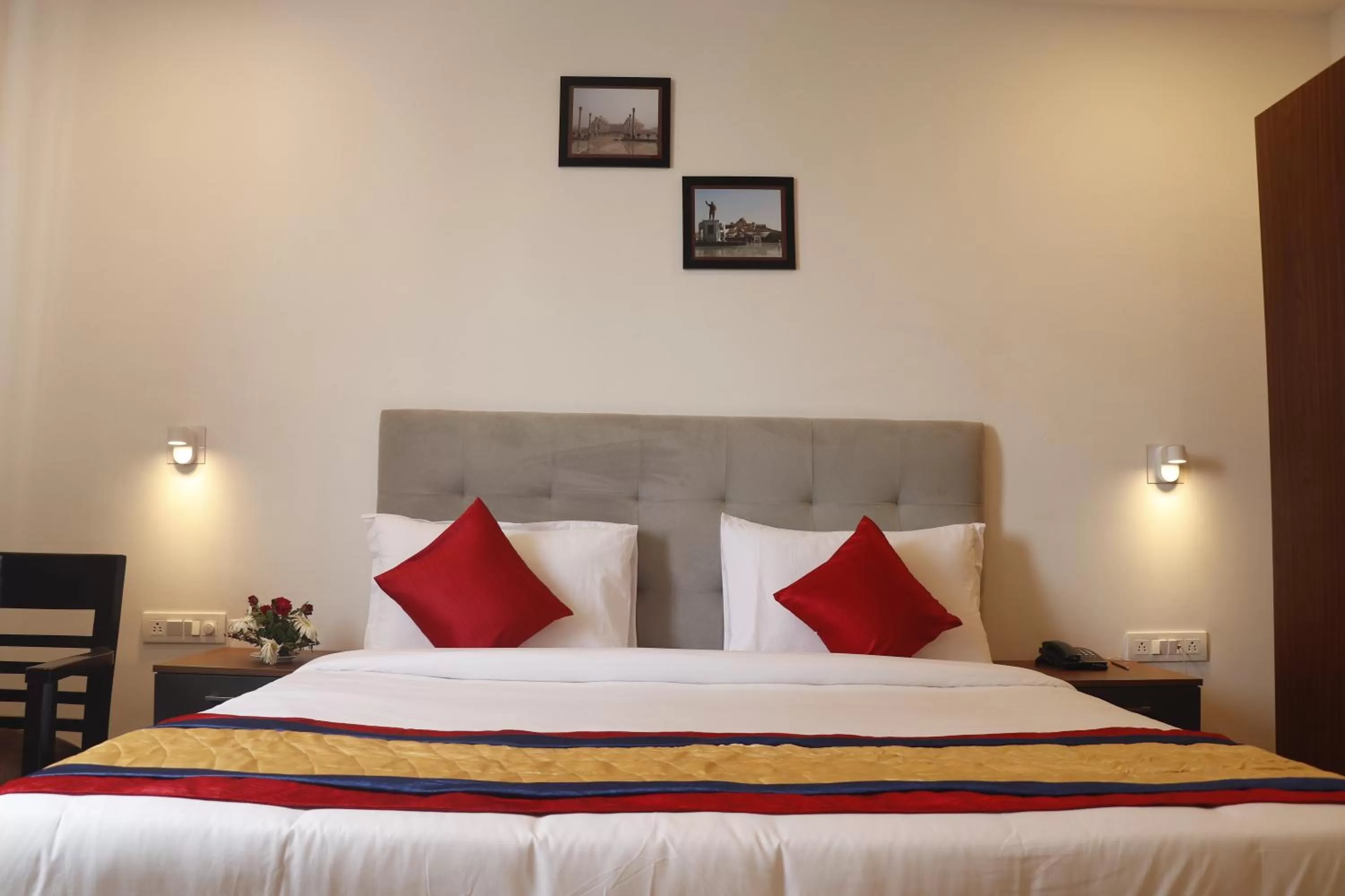 Bed in Click Hotel Transport Nagar