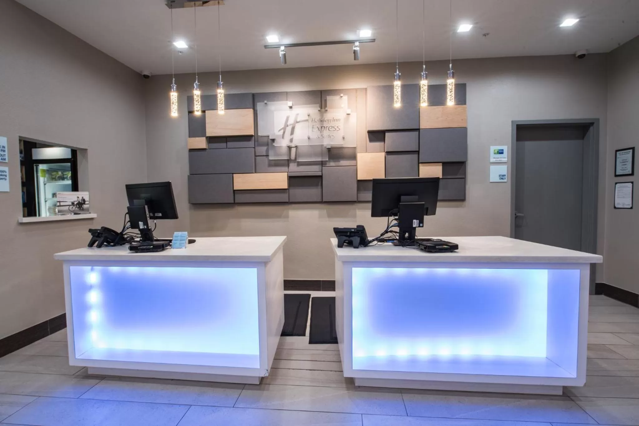 Property building in Holiday Inn Express & Suites Houston - Hobby Airport Area by IHG