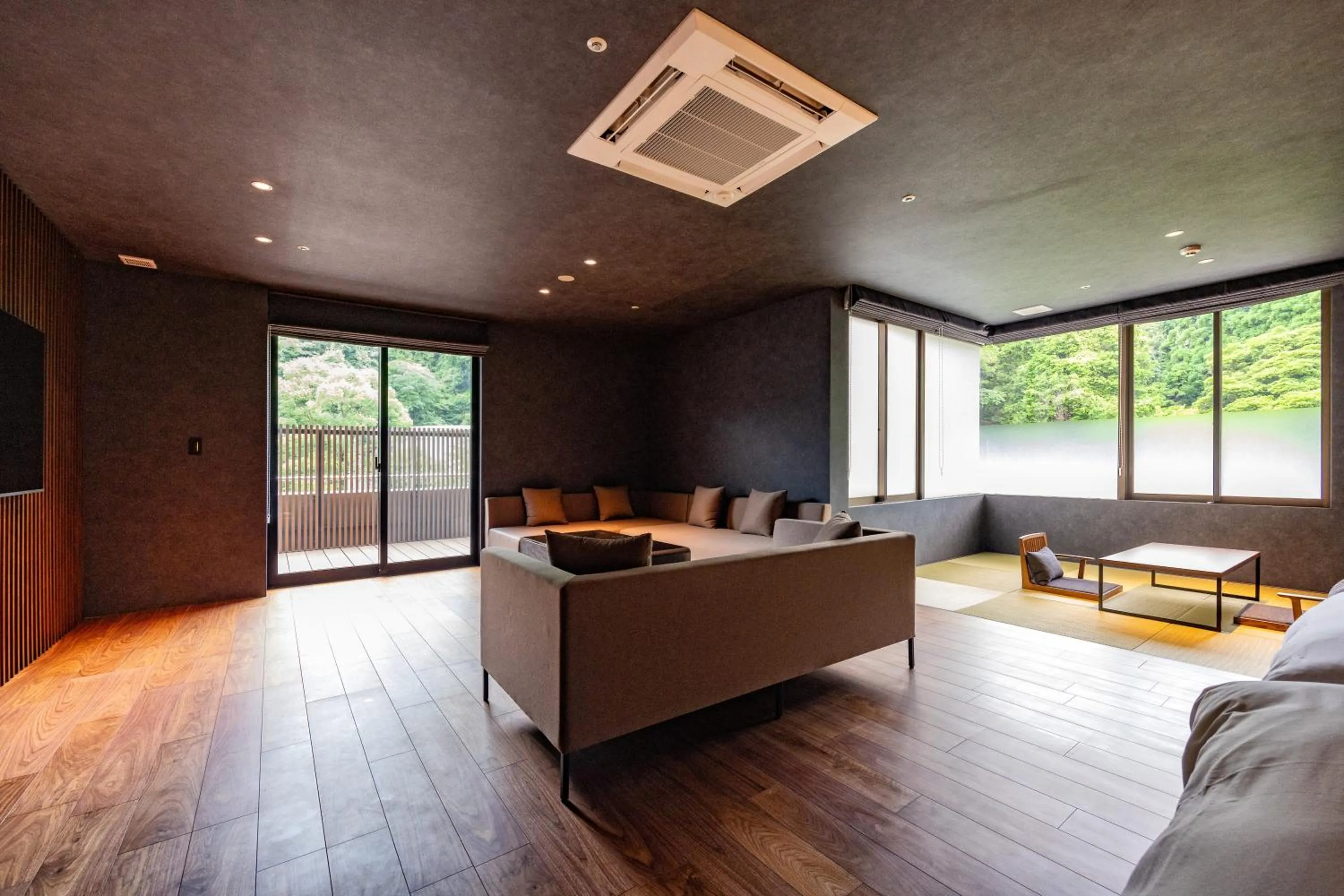 Photo of the whole room in Urari Takeo Garden Terrace Spa Resorts