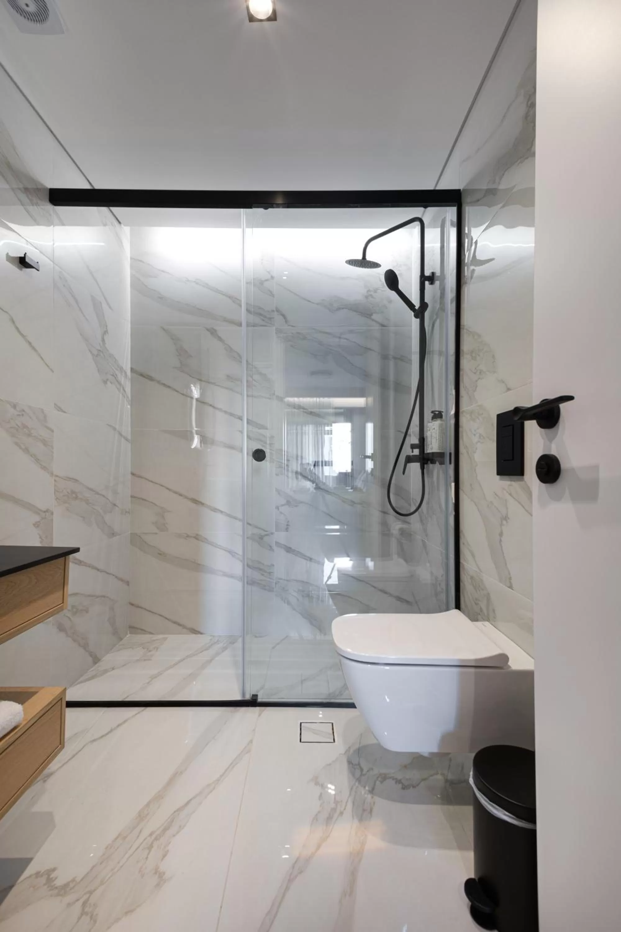 Shower in LUX&EASY Athens Downtown Residences