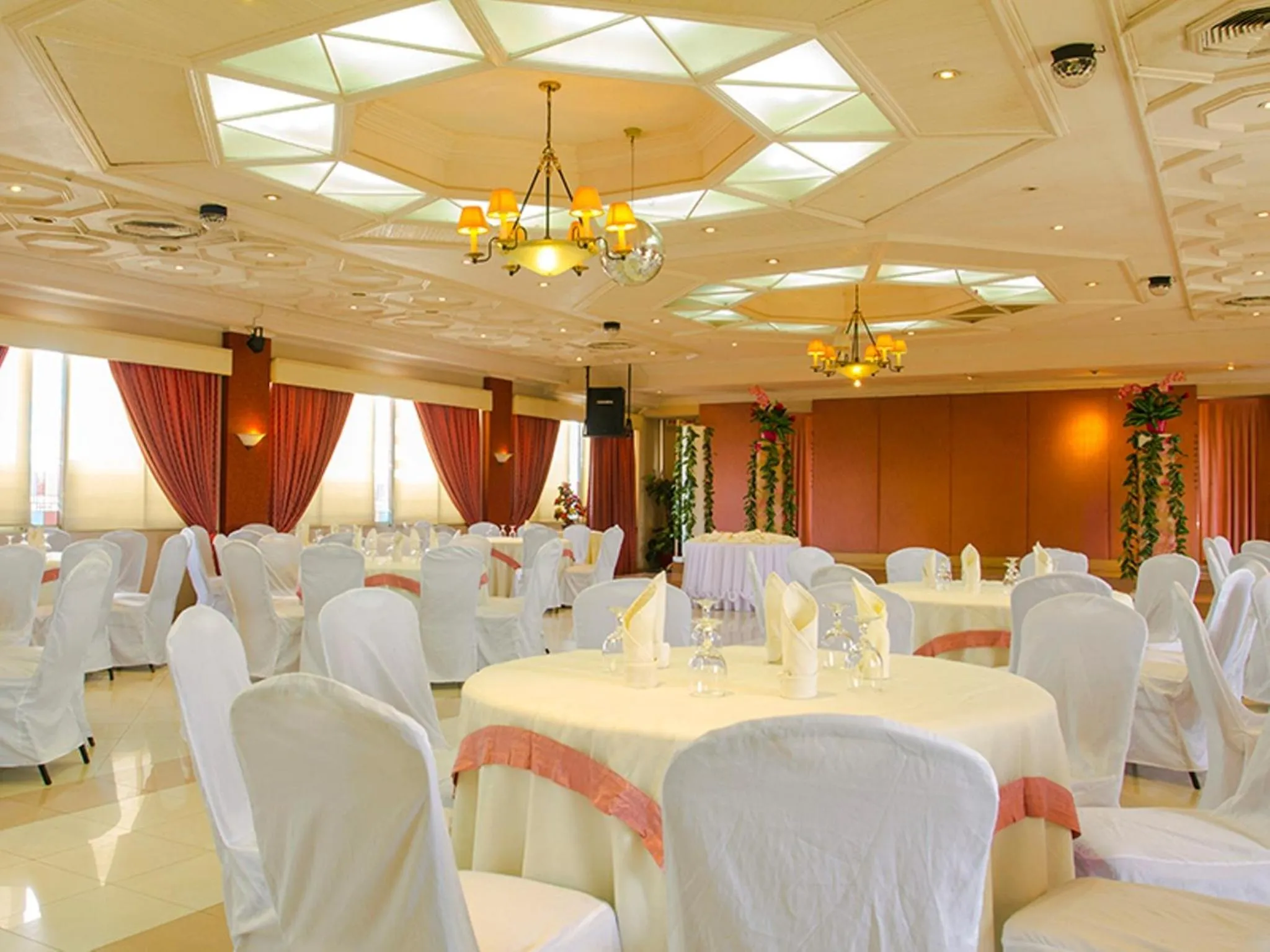 Banquet/Function facilities in Grand City Hotel Inc.