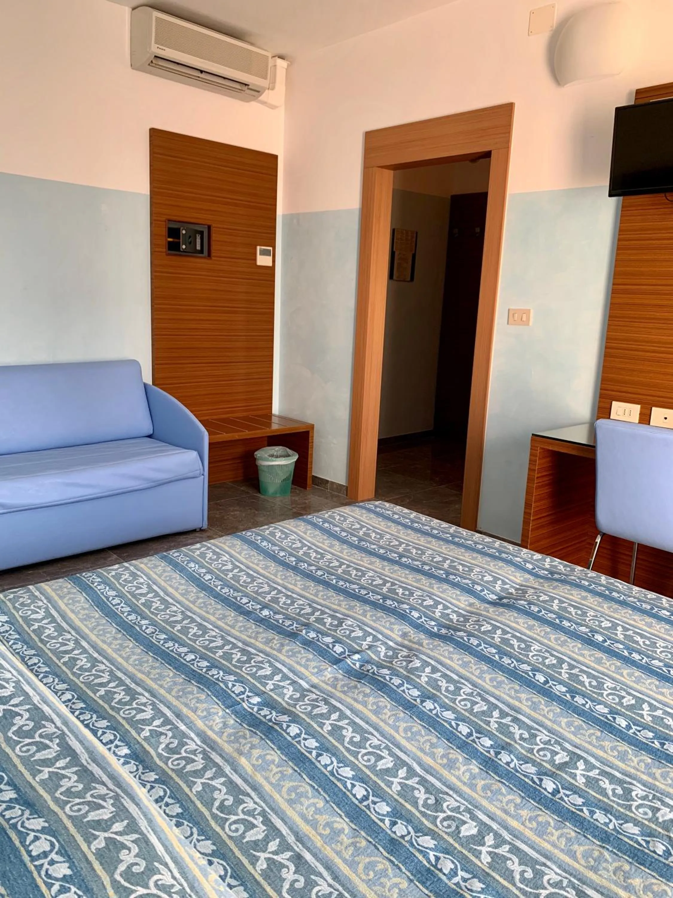 Bedroom in Hotel Serena