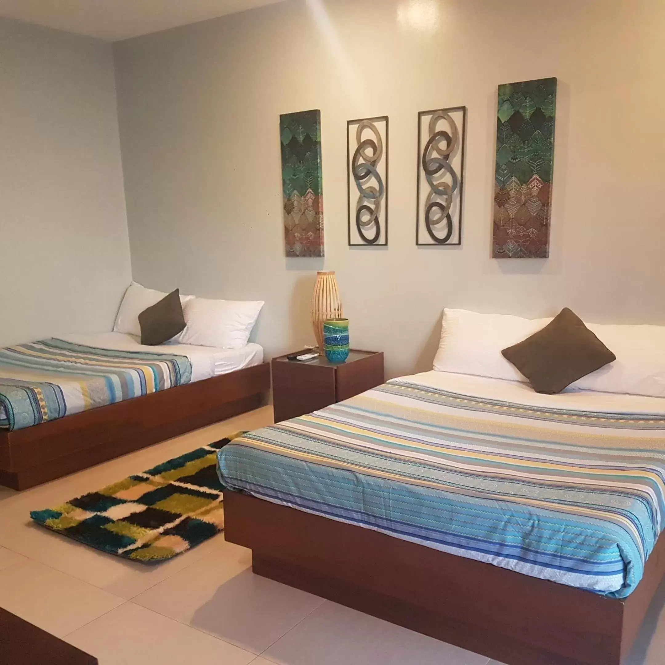 Family Room with Sea View in Tropical Fun Ta Sea Rentals Family Room with Sea View in Tropical Fun Ta Sea Rentals