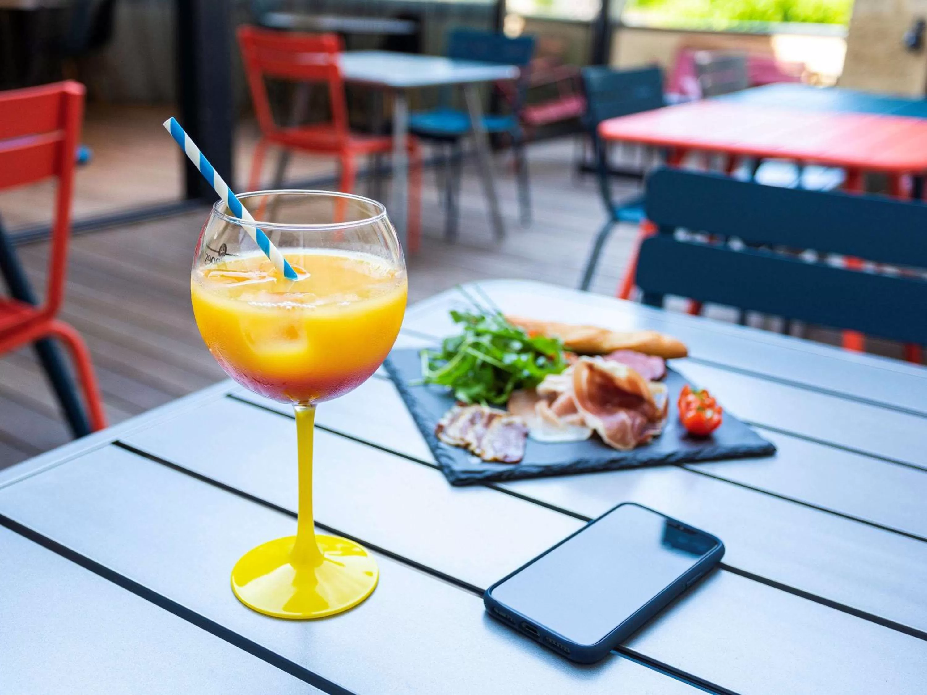 Restaurant/places to eat in ibis Styles Bordeaux Sud