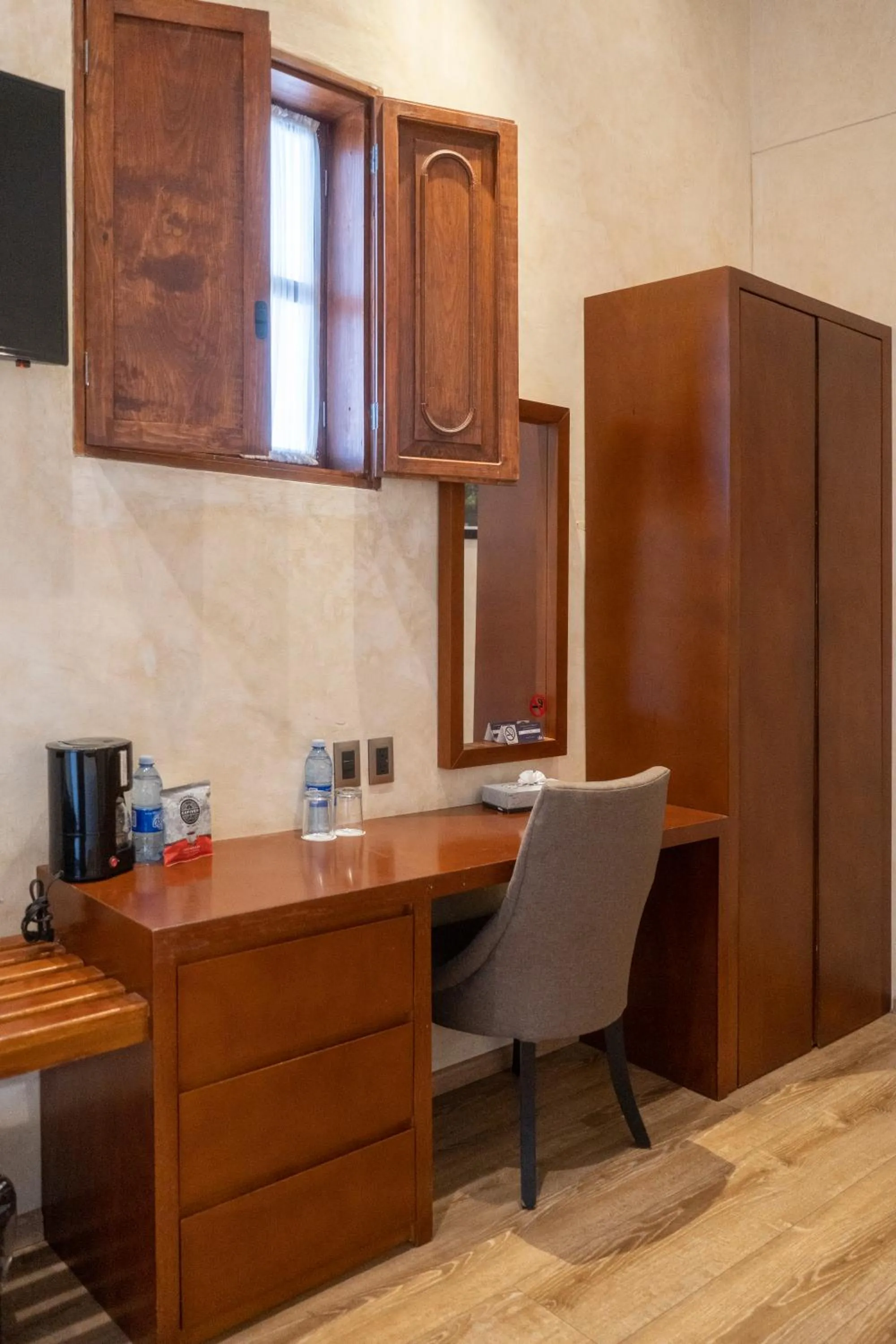 Photo of the whole room in Hotel Madero