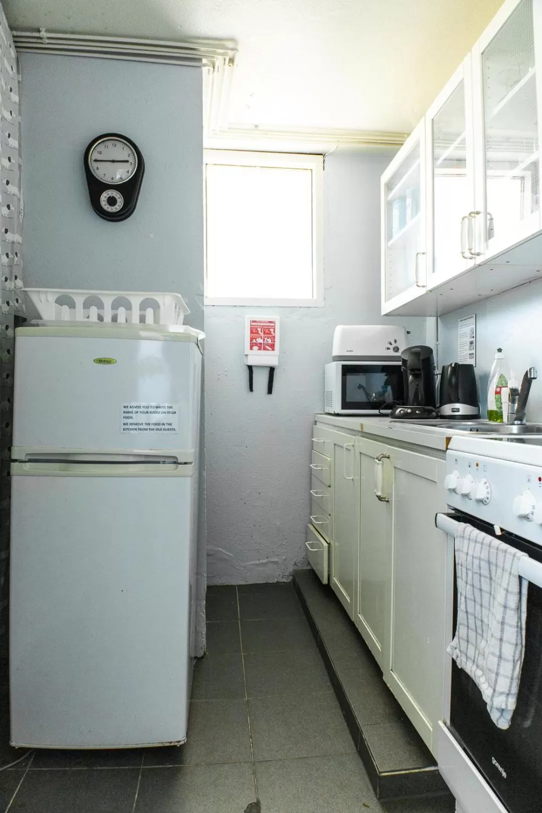 Coffee/tea facilities, Kitchen/Kitchenette in Blue House B&B