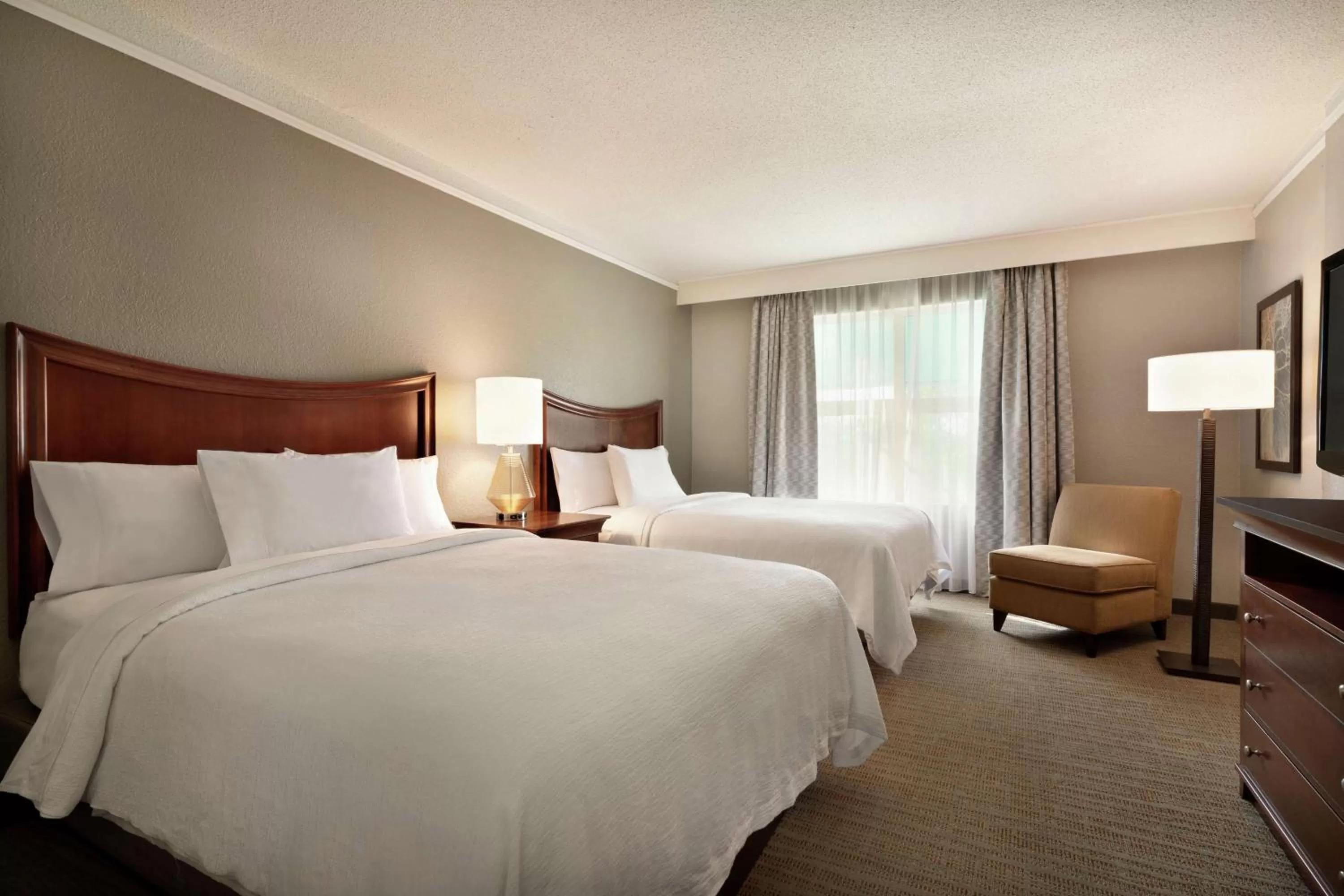 Bedroom, Bed in Embassy Suites Brunswick