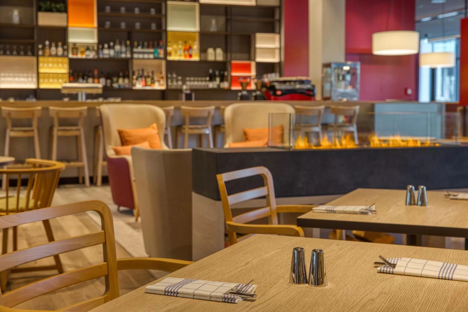 Lounge or bar in IntercityHotel Berlin Airport BER Terminal 1 & 2