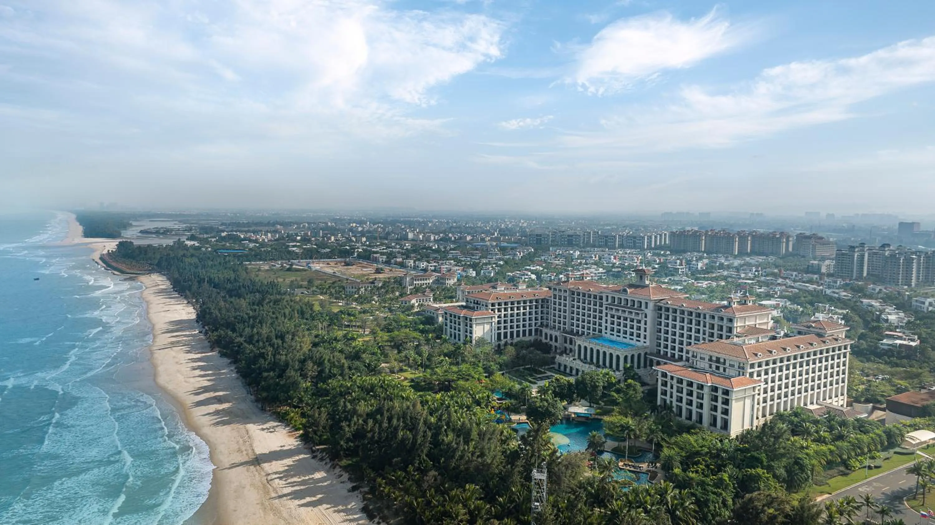 Property building in Hilton Haikou Meilan - Beachfront Hotel