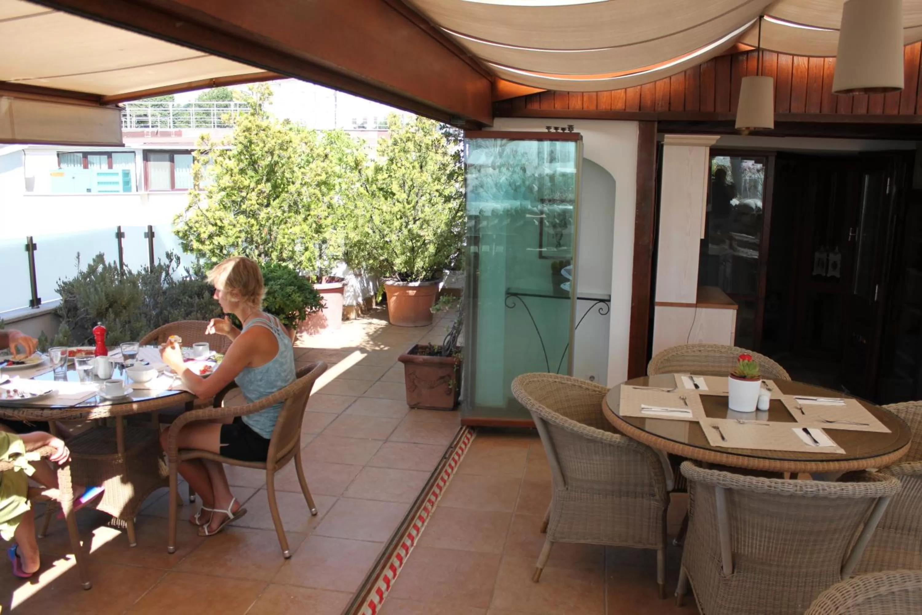 Buffet breakfast in Hotel Sari Konak