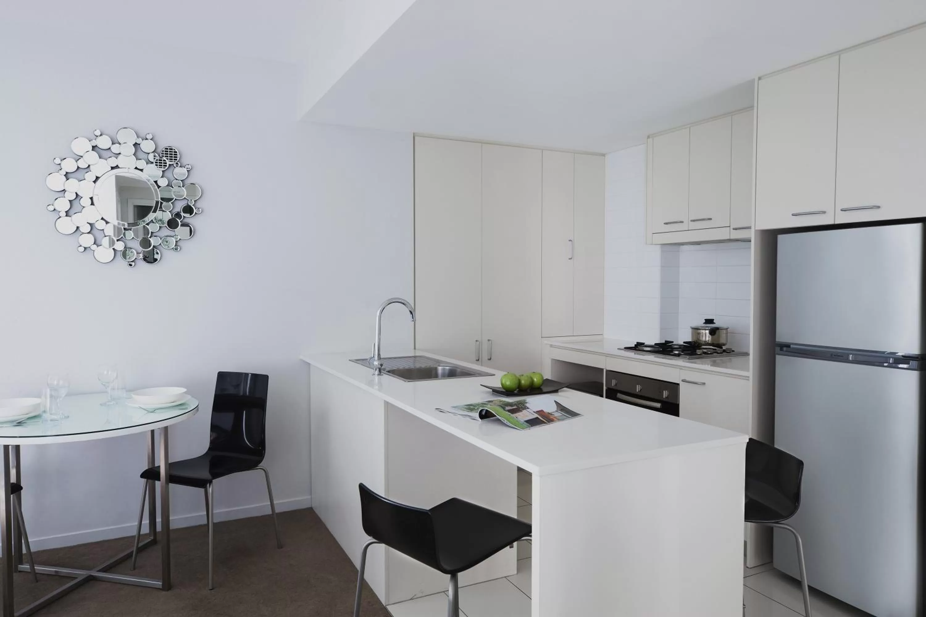 Kitchen or kitchenette in Mantra Midtown