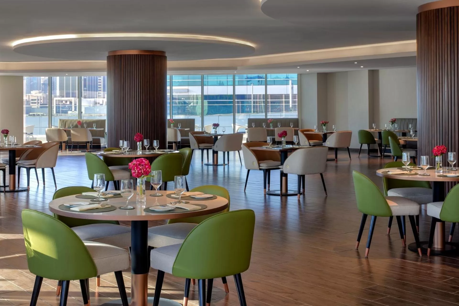 Restaurant/places to eat in Avani Plus Palm View Dubai Hotel & Suites