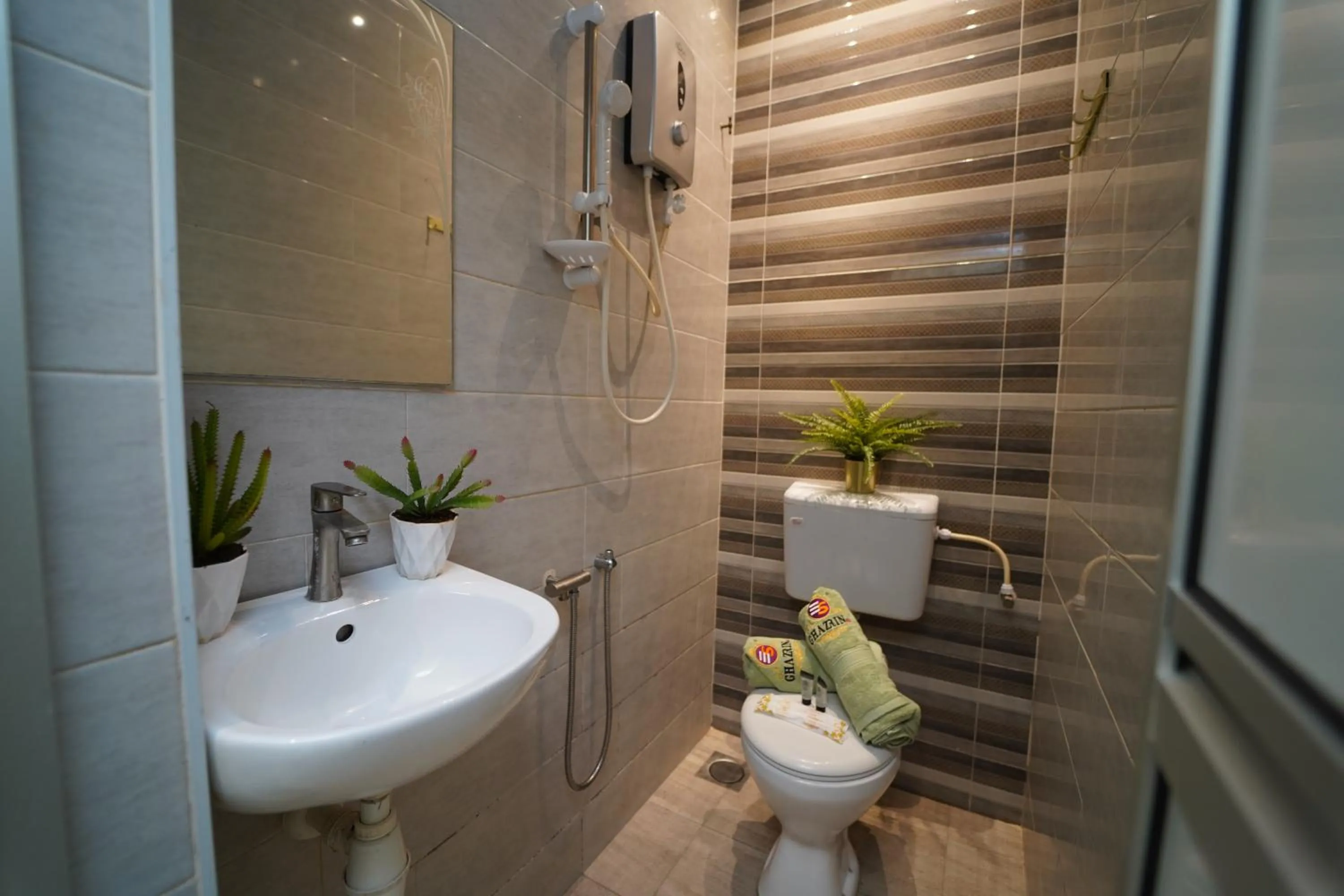 Ghazrin's Classic Hotel JB