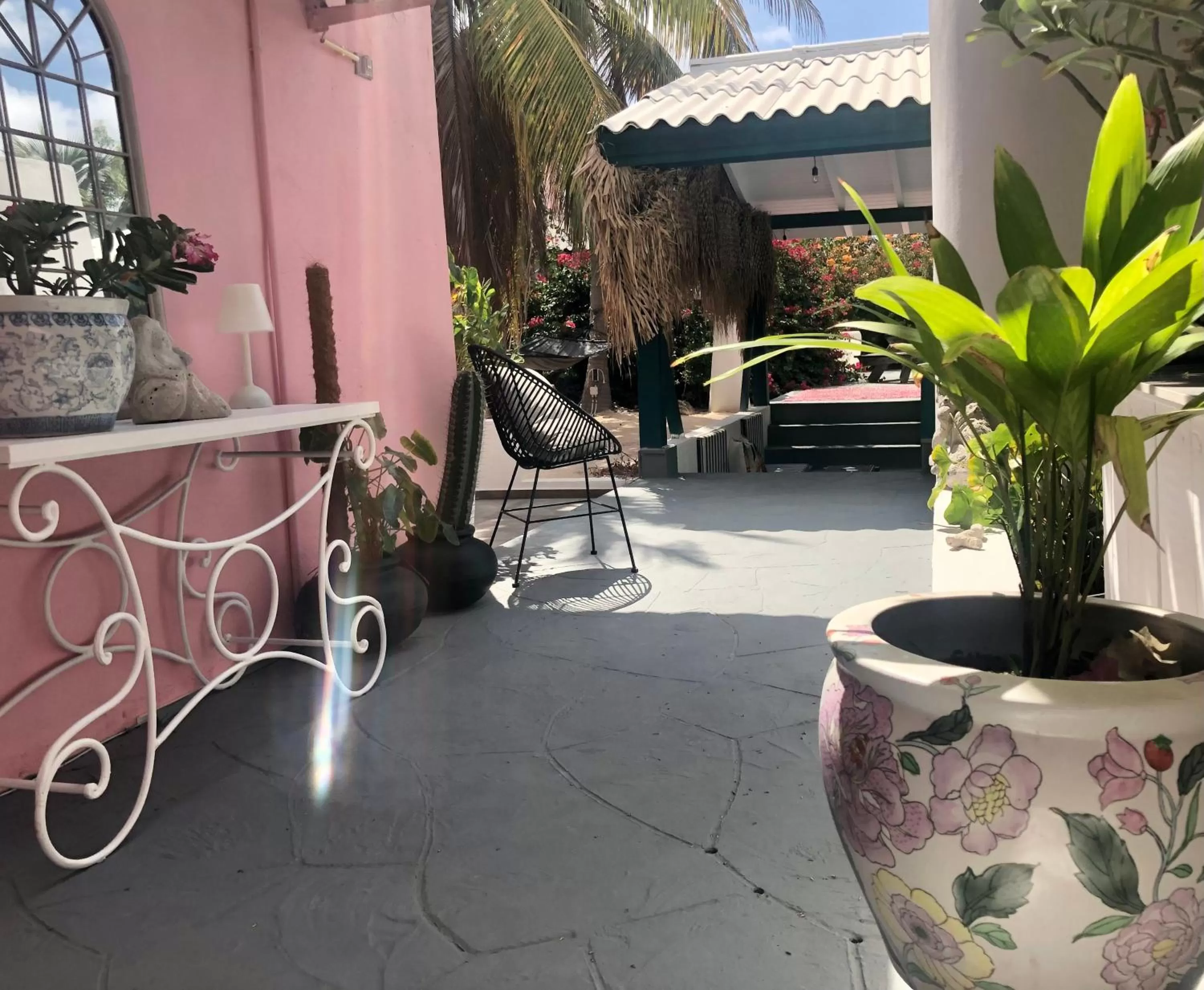 Property building in THUISHAVEN boutique mini-resort - fantastic garden and large pool - adults only