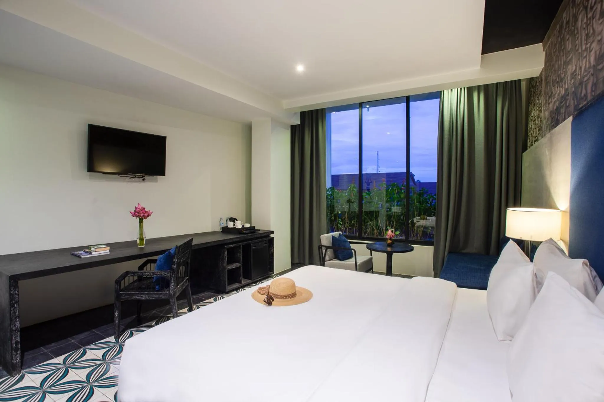 Photo of the whole room, Bed in Monthara Angkor Residence