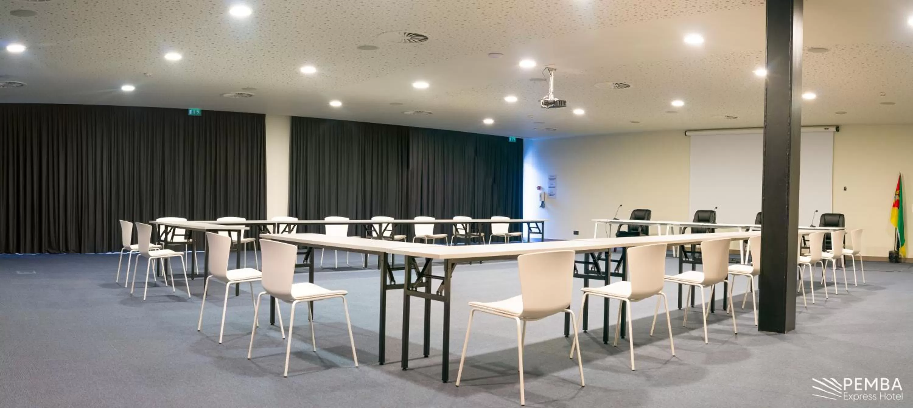 Meeting/conference room in Pemba Express Hotel