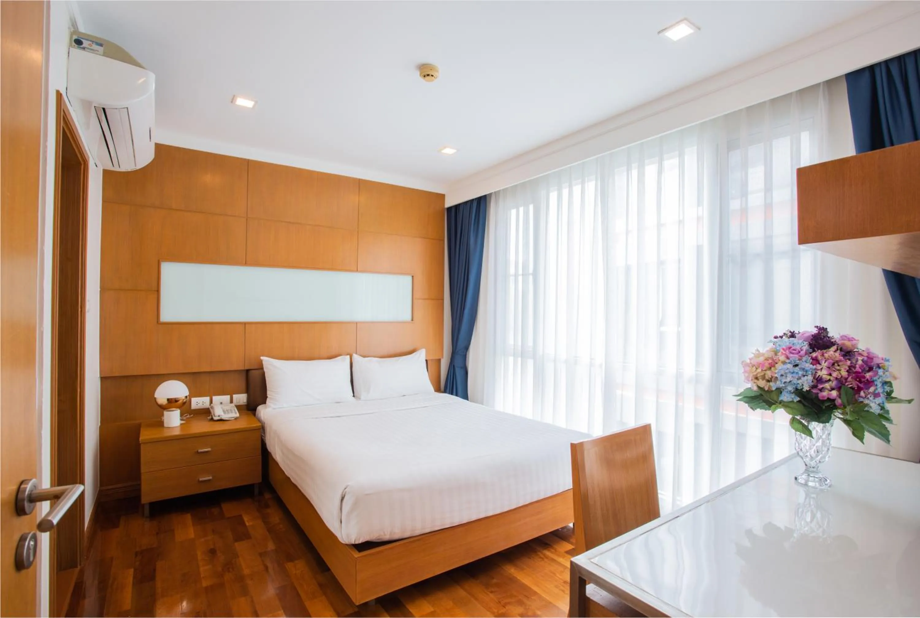 Bedroom, Bed in D Varee Montara Thonglor 25