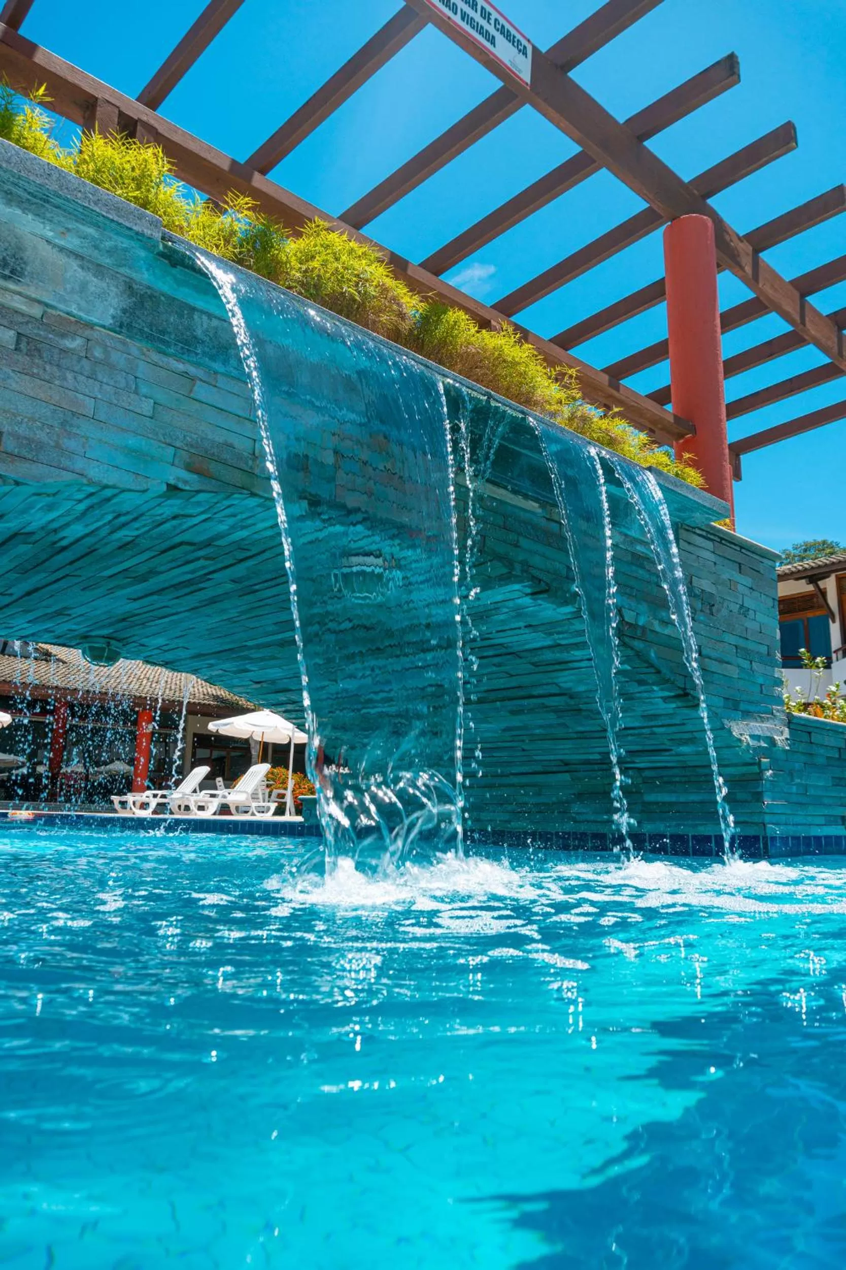 Swimming pool in Porto das Naus Praia Hotel