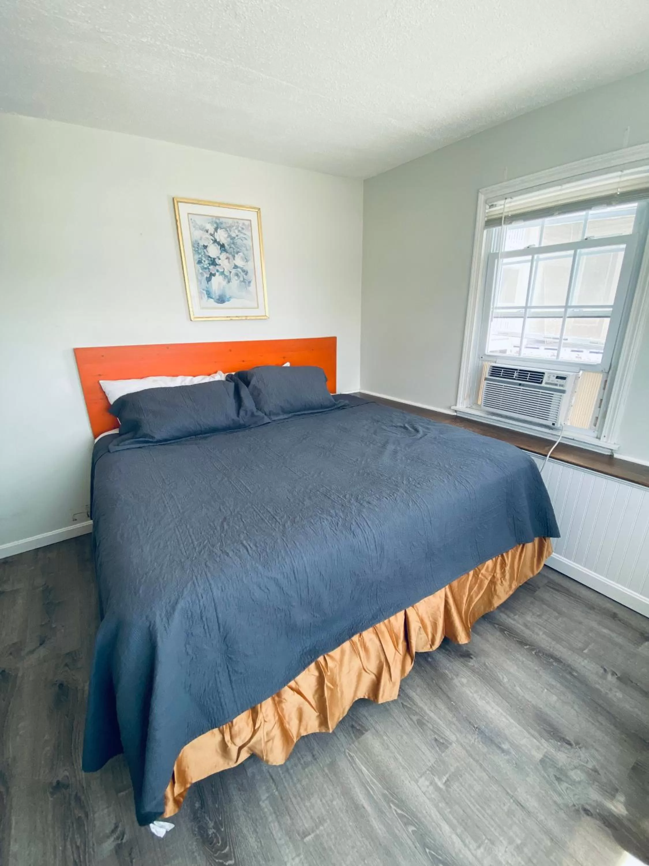 Bedroom, Bed in Ships Inn