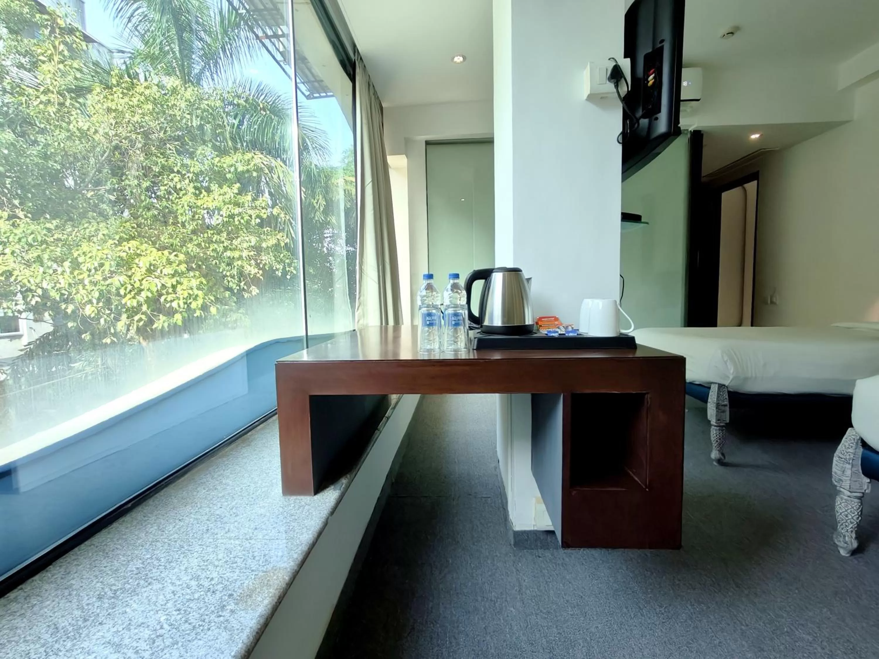 Coffee/tea facilities in The Sky Imperial Hotel Yahvi