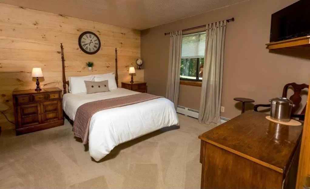 Bed in The Snowed Inn