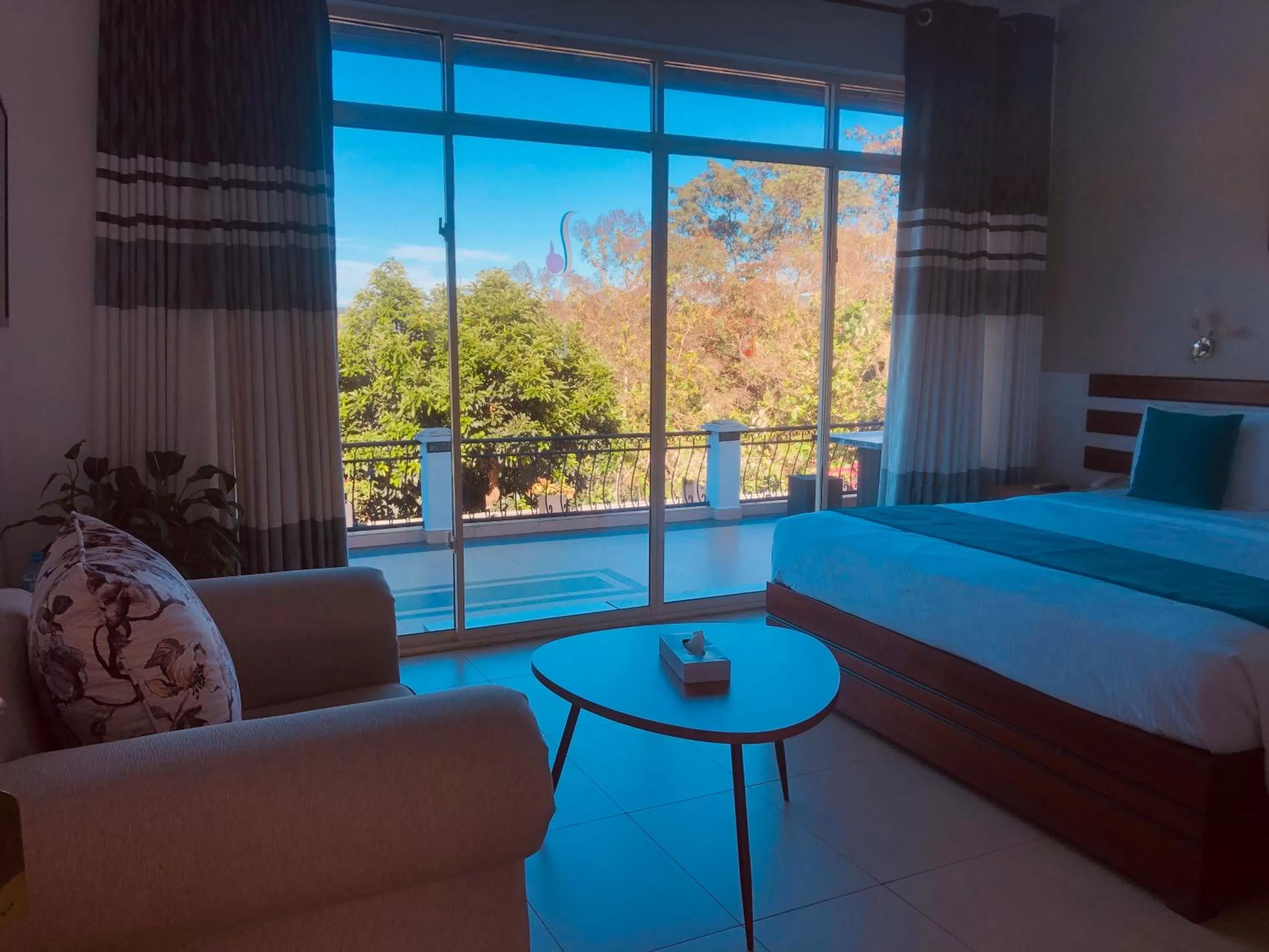 Photo of the whole room, Bed in Elegant Hotel