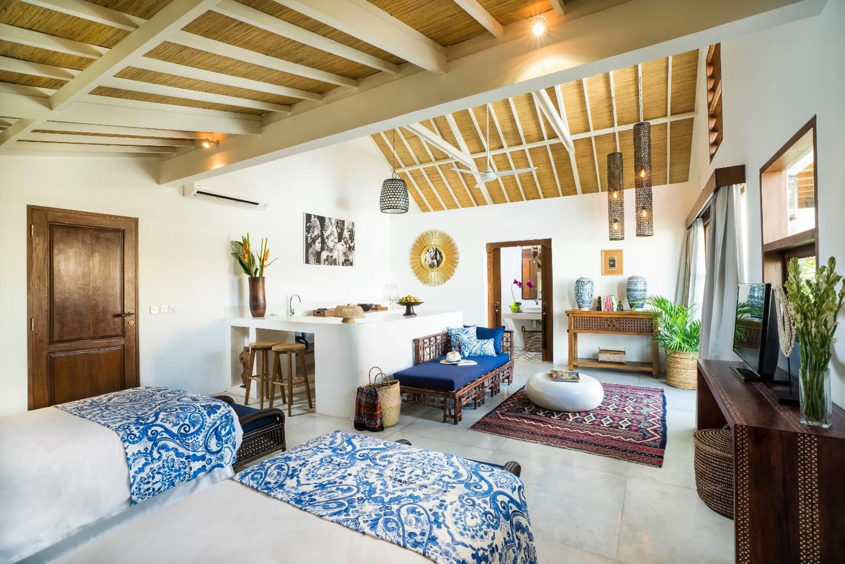 Dining area, Bed in Calma Ubud Suite & Villas - Rice Fields View, Infinity Pool !