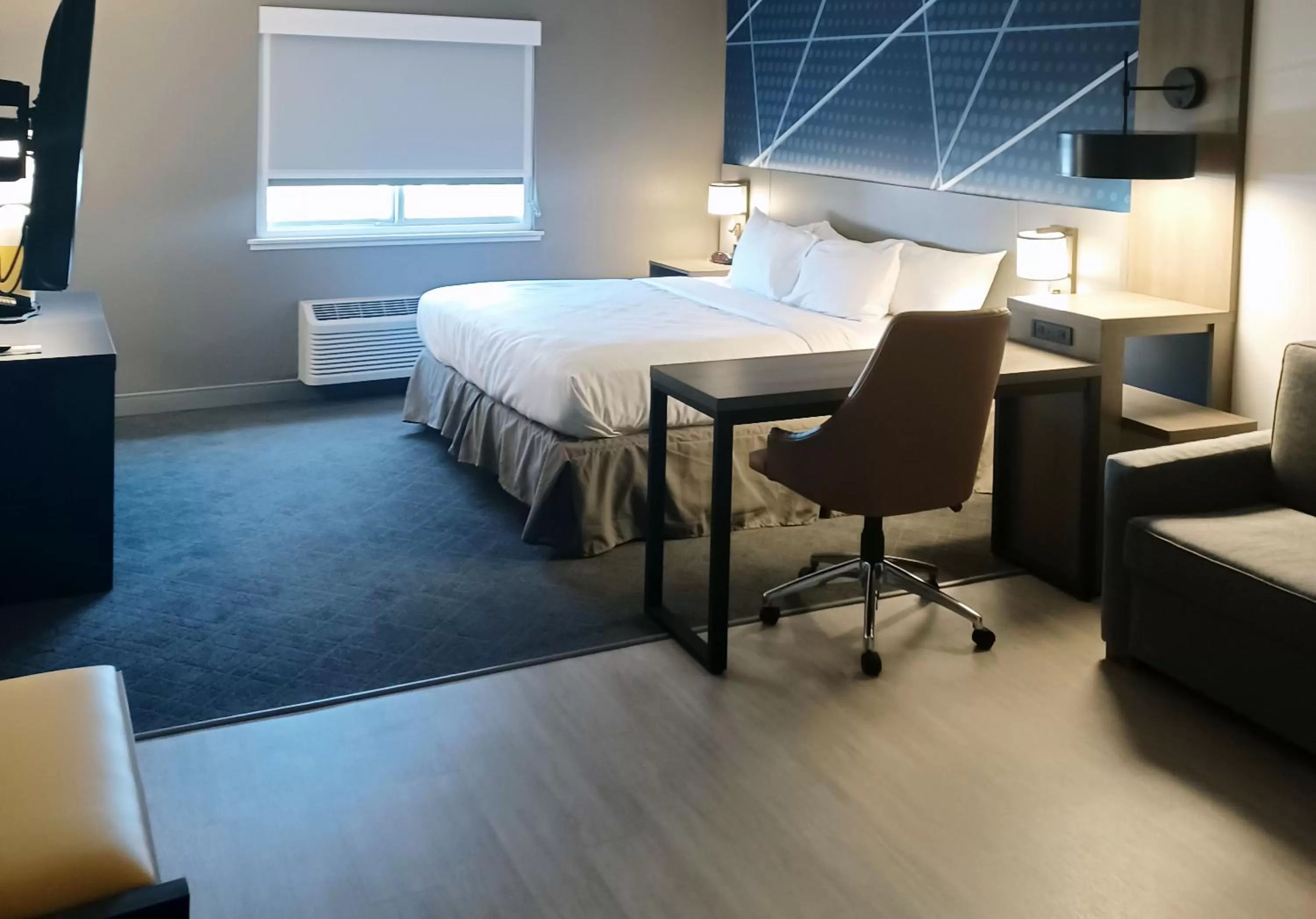 Bed in Comfort Inn Edinburgh - Columbus